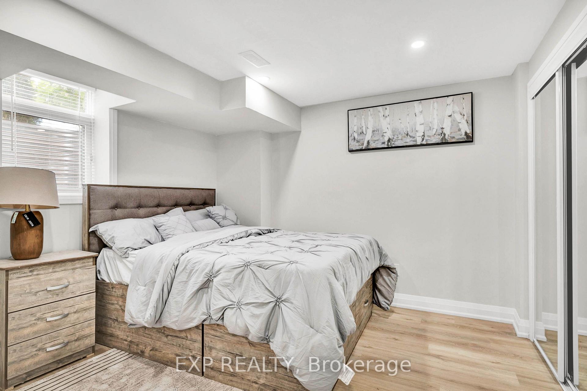 Photo 11 of Unit Unit A, 448 Dougall Avenue, Caledon, Rural Caledon — HOMEH