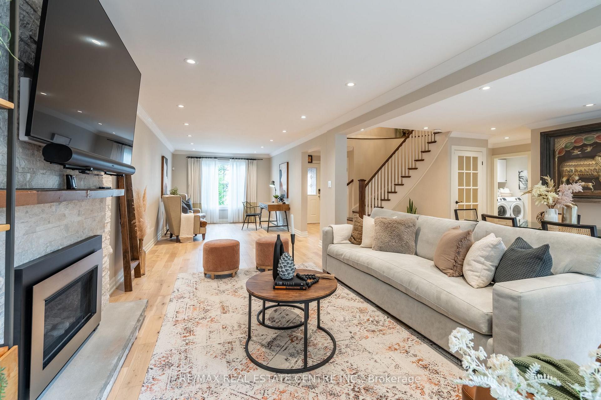 Photo 9 of 2064 Trillium Court, Burlington, Headon — HOMEH