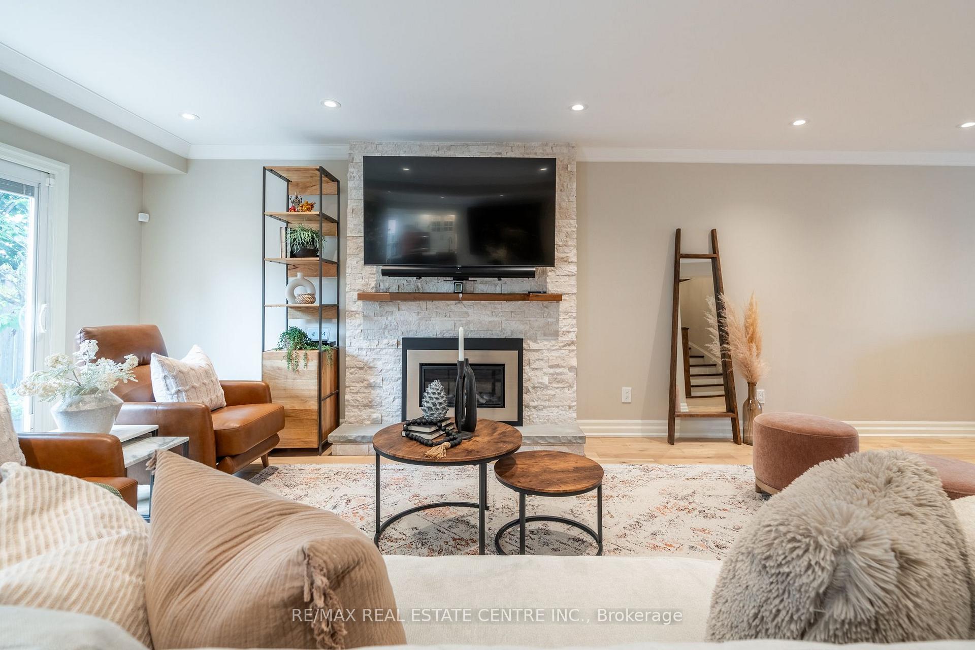 Photo 10 of 2064 Trillium Court, Burlington, Headon — HOMEH