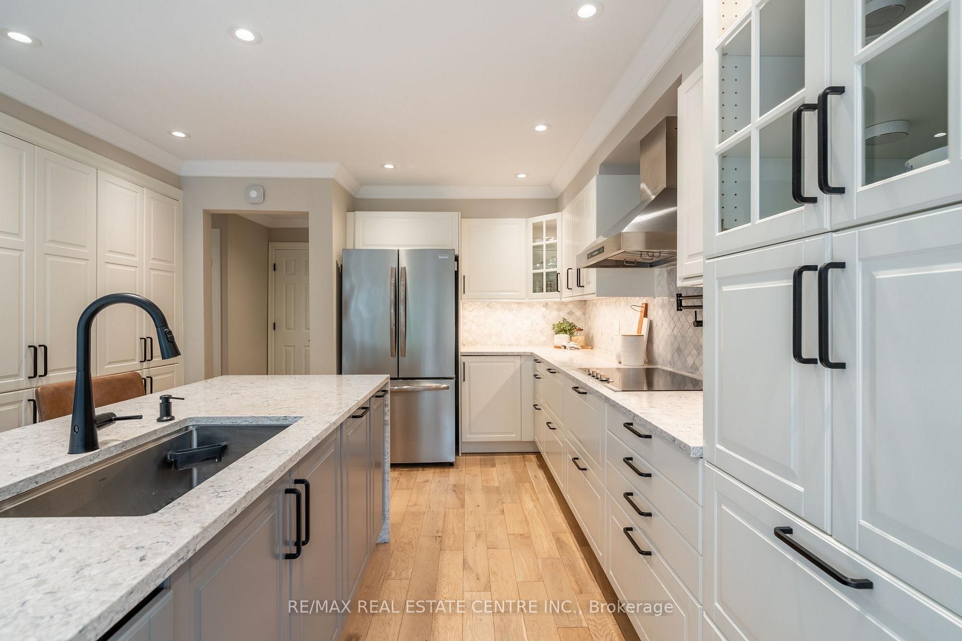 Photo 15 of 2064 Trillium Court, Burlington, Headon — HOMEH