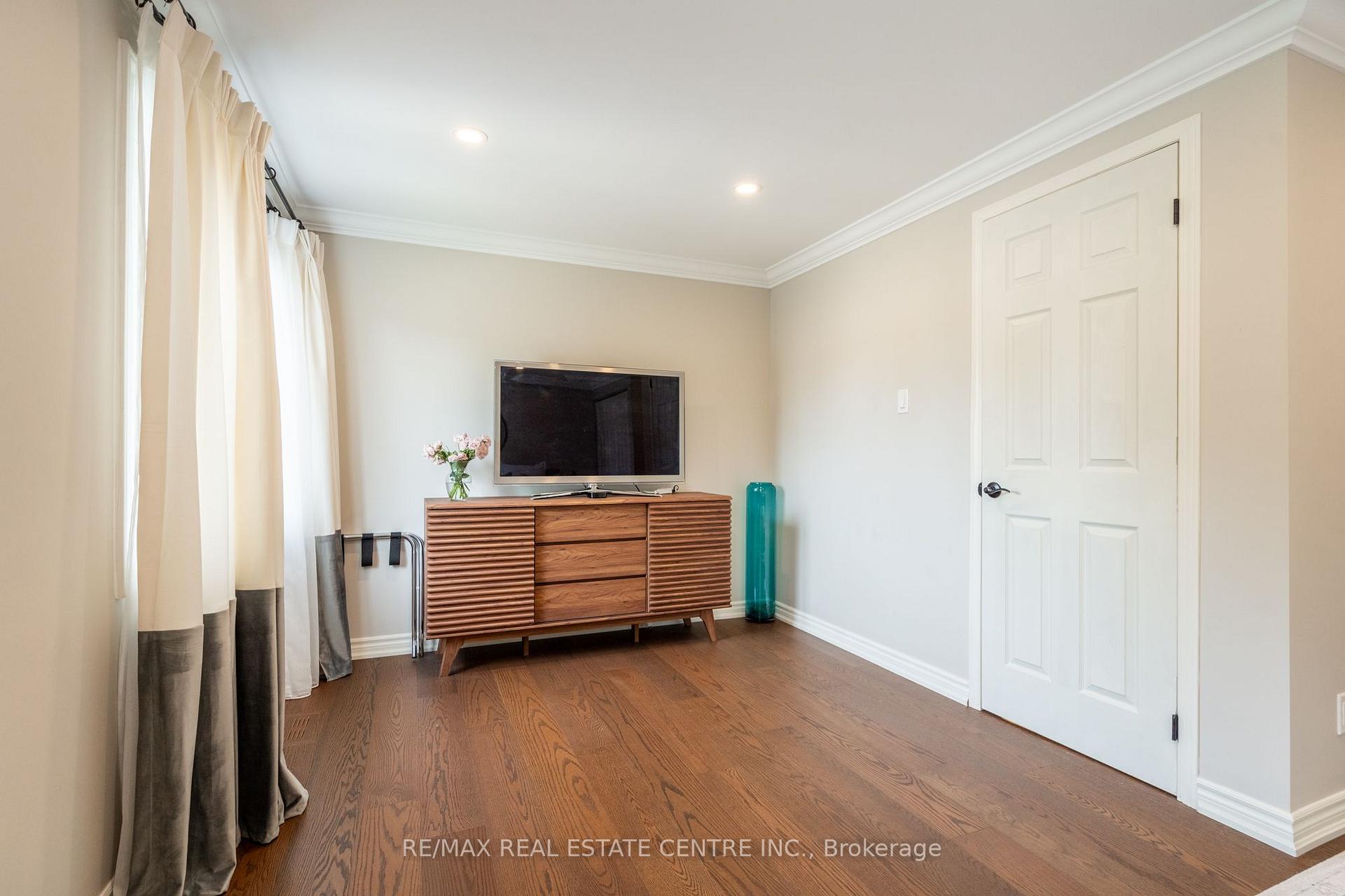 Photo 24 of 2064 Trillium Court, Burlington, Headon — HOMEH