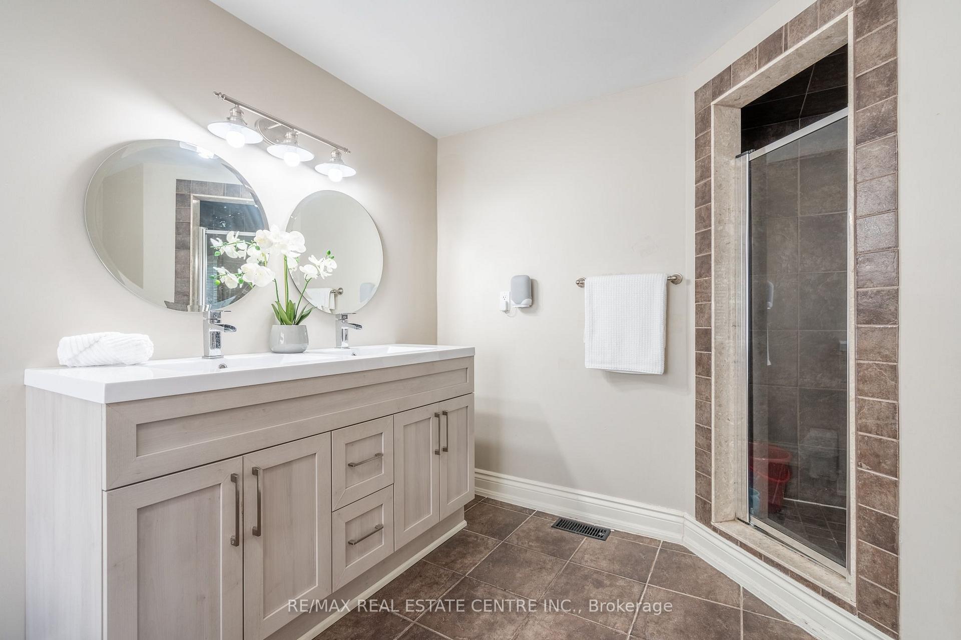 Photo 34 of 2064 Trillium Court, Burlington, Headon — HOMEH