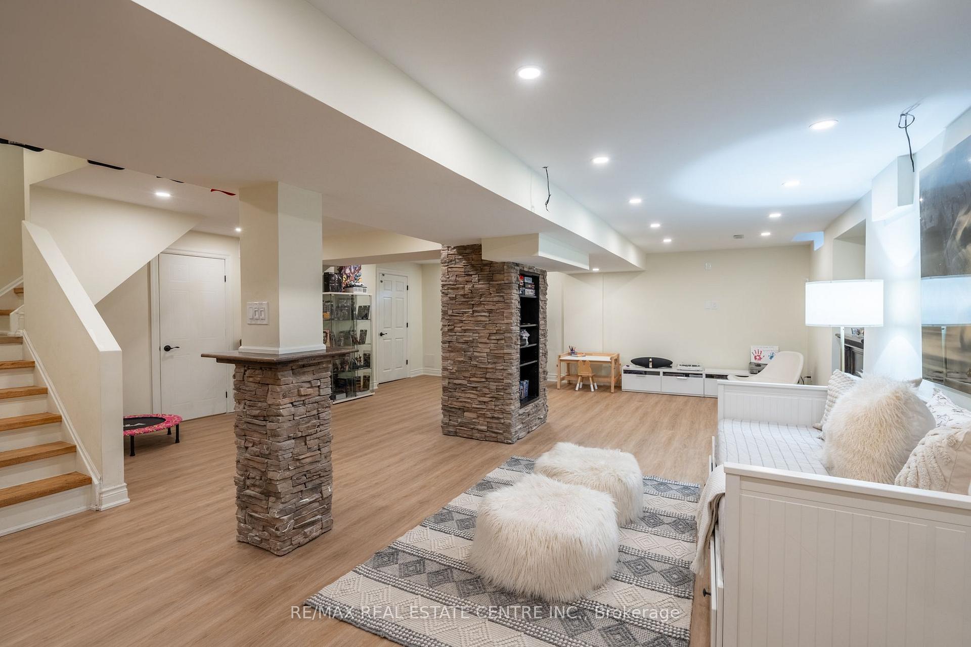Photo 39 of 2064 Trillium Court, Burlington, Headon — HOMEH