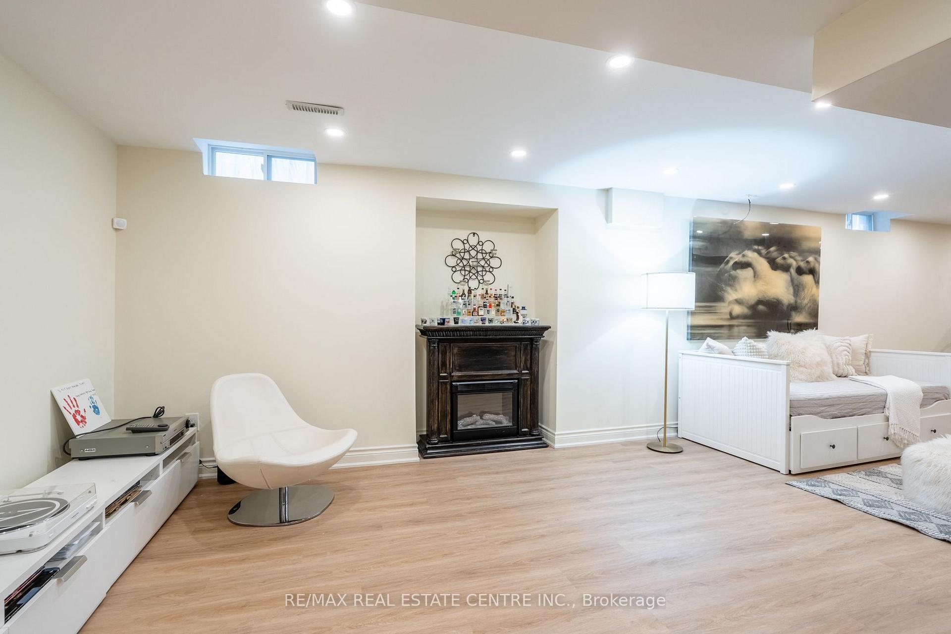 Photo 40 of 2064 Trillium Court, Burlington, Headon — HOMEH