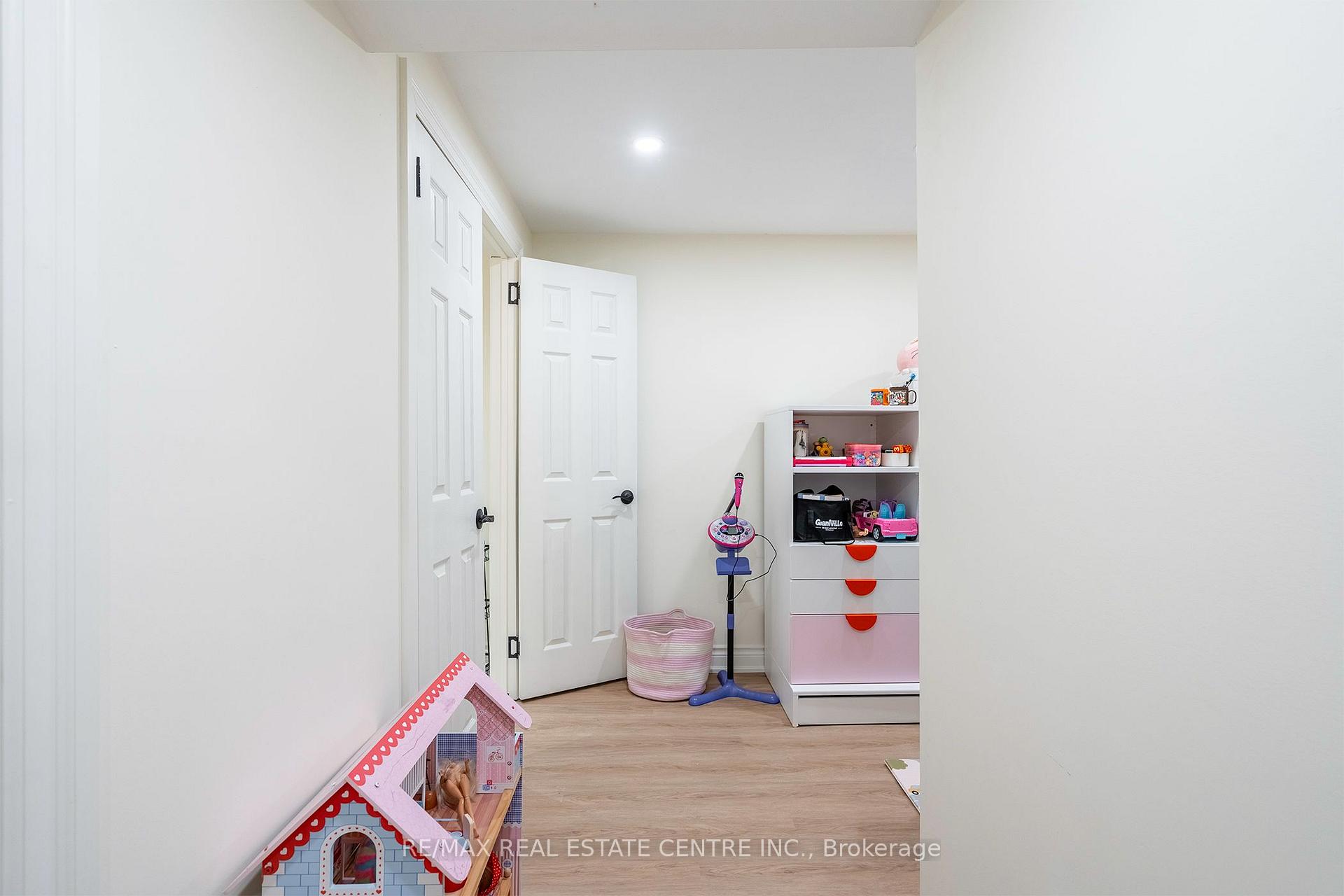Photo 43 of 2064 Trillium Court, Burlington, Headon — HOMEH