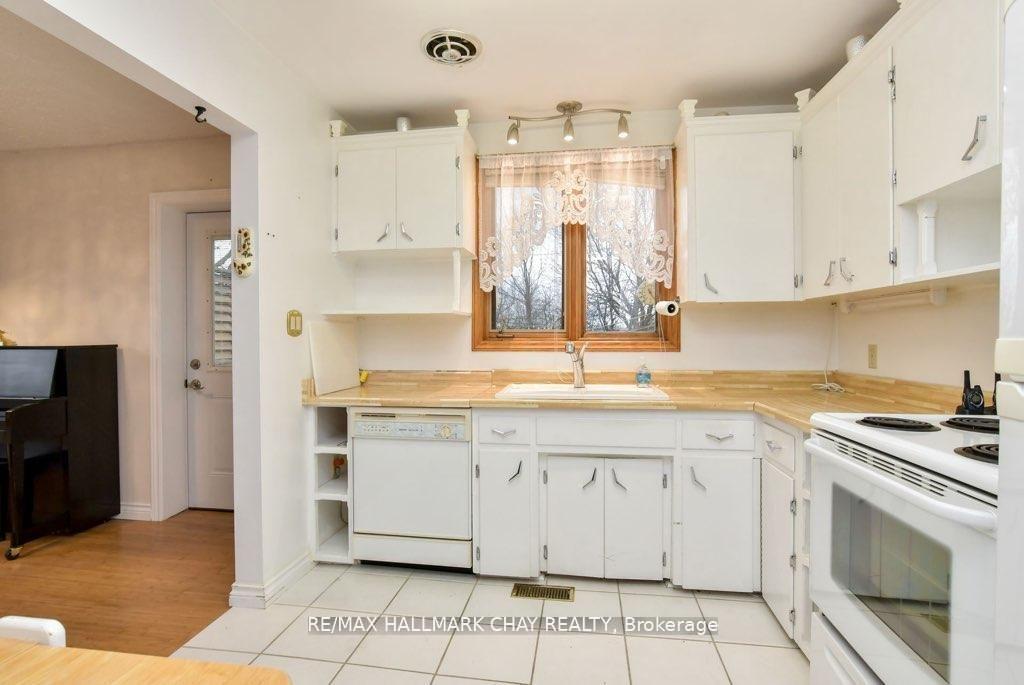 Photo 6 of Unit A, 18 Elm Street, New Tecumseth, Alliston — HOMEH