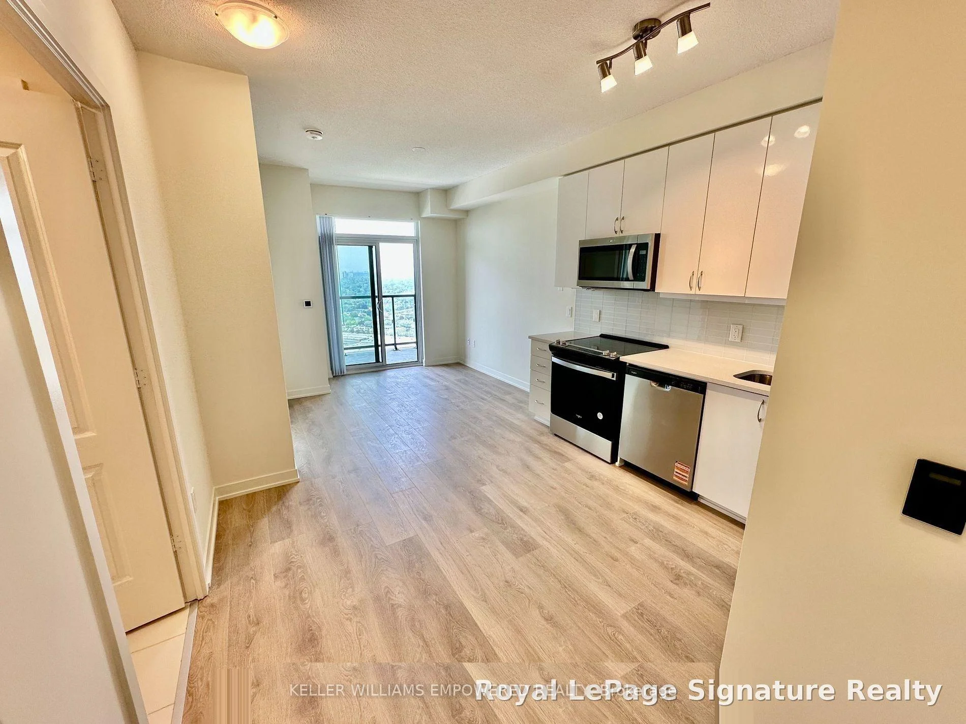 Photo 5 of Unit 4809, 38 Annie Craig Drive, Etobicoke, Mimico — HOMEH