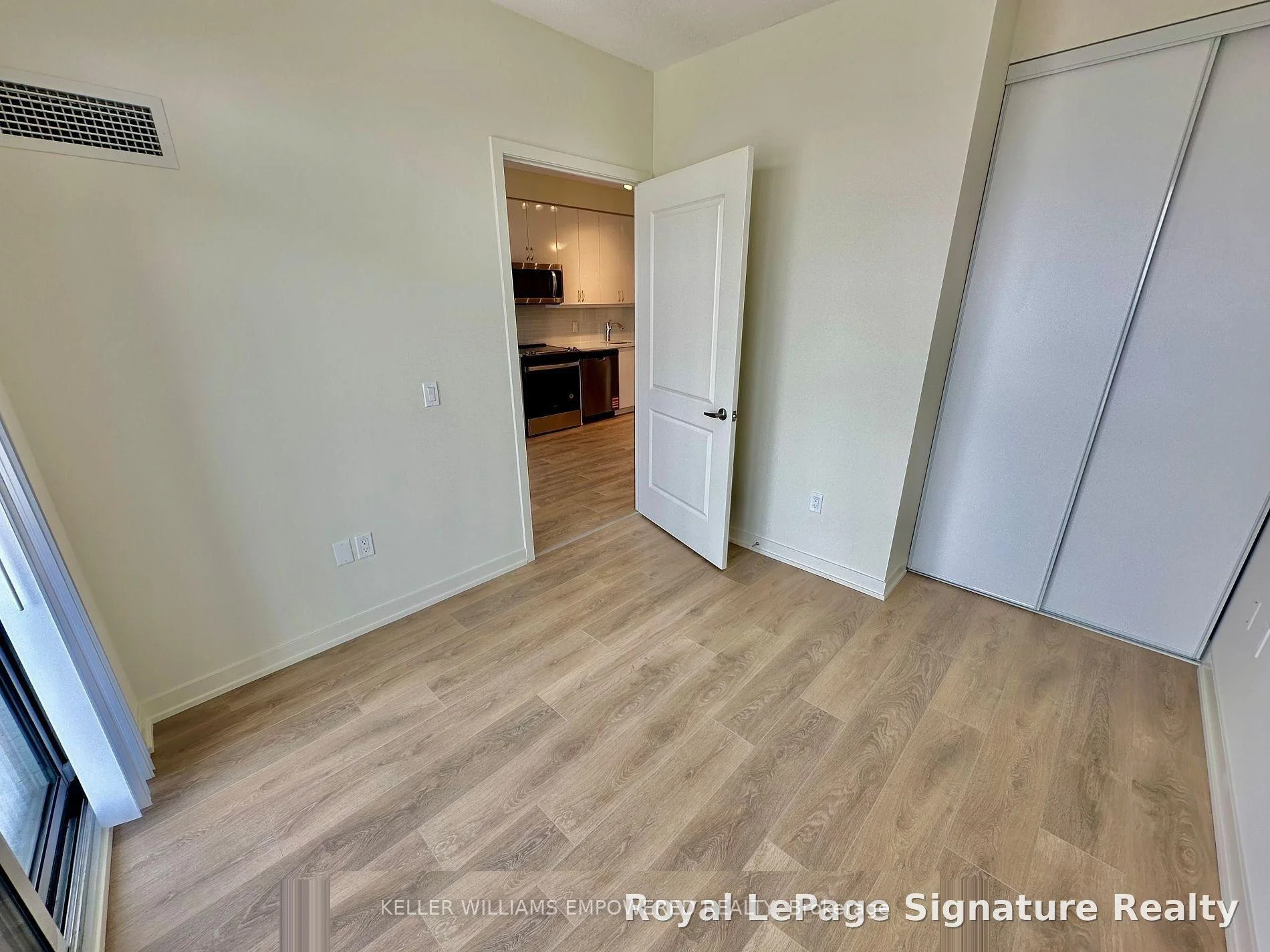 Photo 11 of Unit 4809, 38 Annie Craig Drive, Etobicoke, Mimico — HOMEH