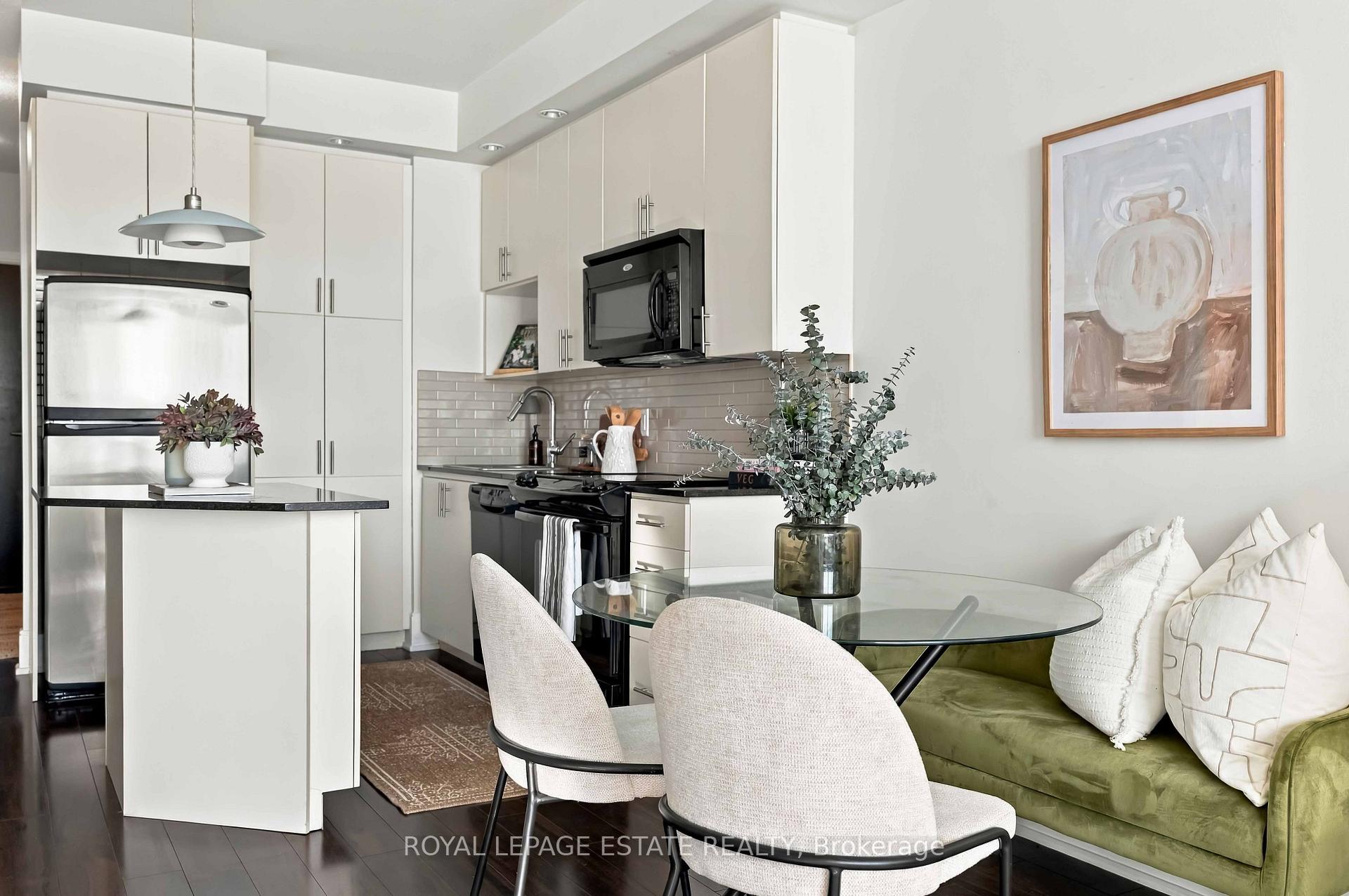 Photo 3 of Unit 604, 181 Wynford Drive, North York, Banbury-Don Mills — HOMEH