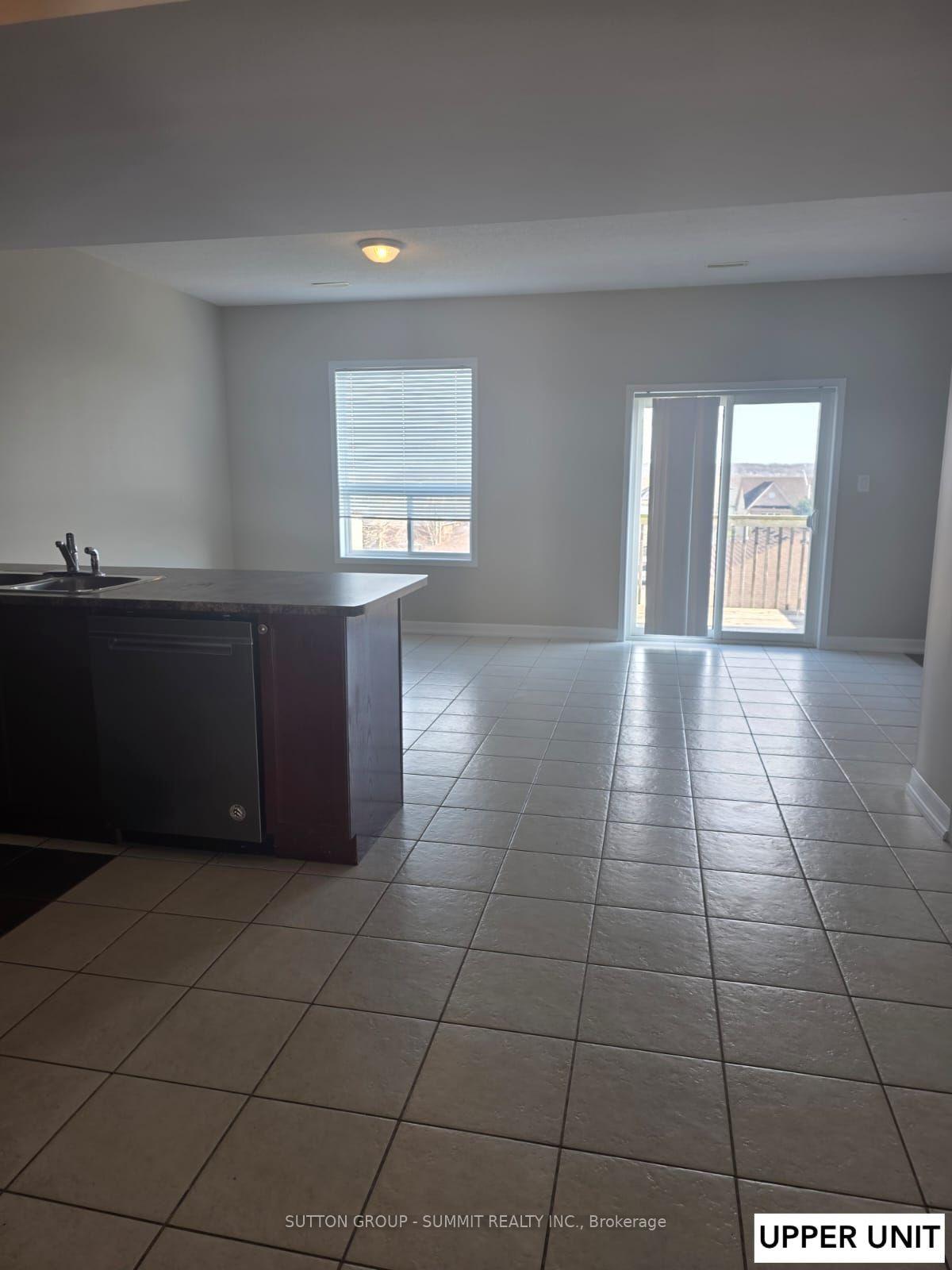 Photo 4 of 329 Edgehill Drive, Barrie, Edgehill Drive — HOMEH