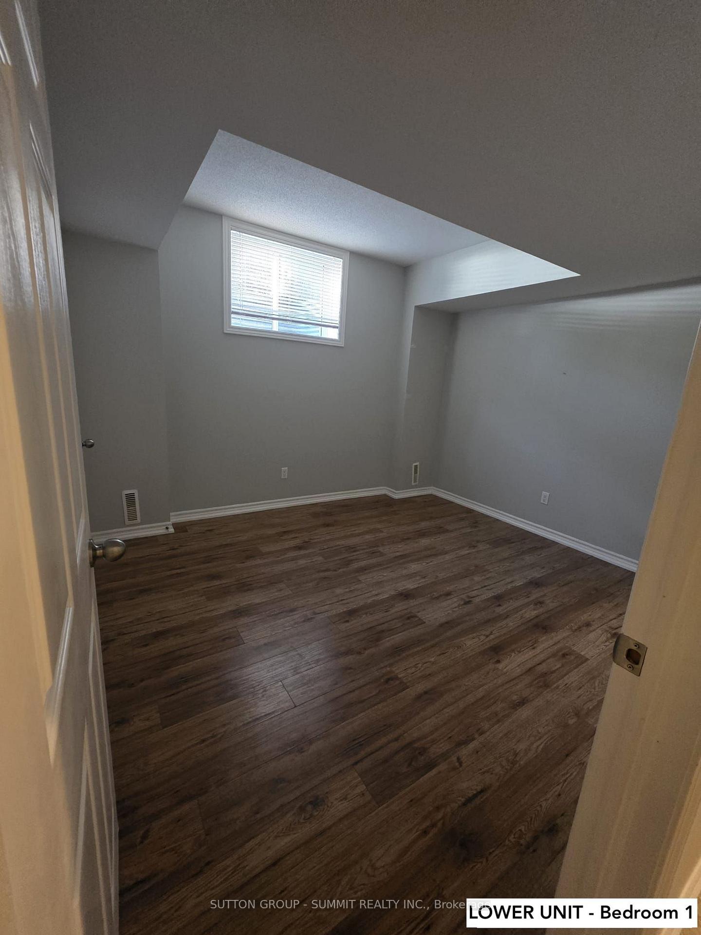 Photo 18 of 329 Edgehill Drive, Barrie, Edgehill Drive — HOMEH