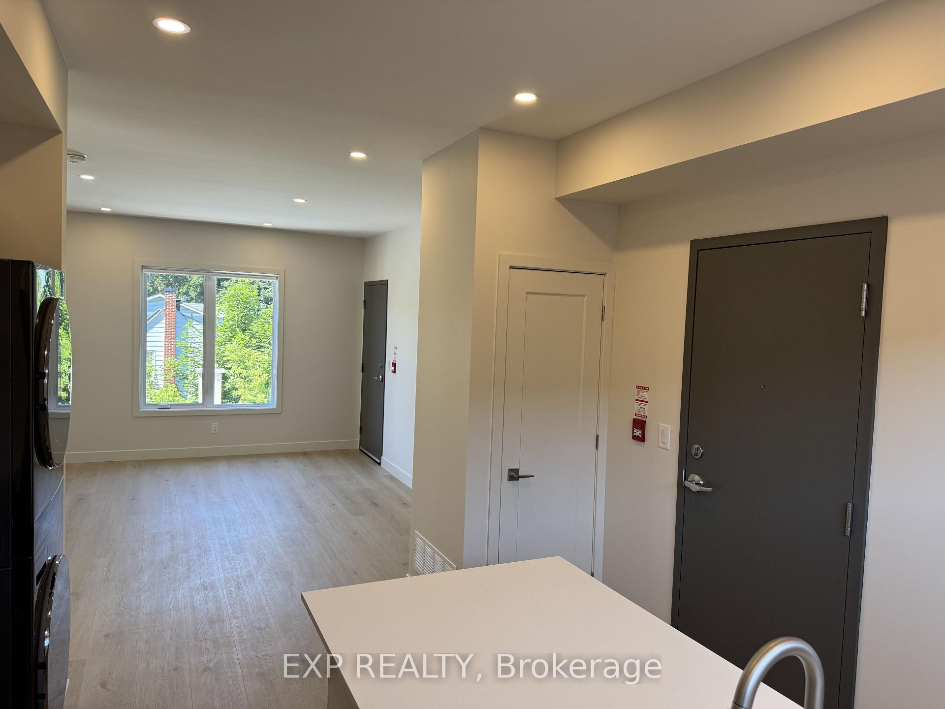 Photo 2 of Unit 6, 1301 Dorchester Avenue, Ottawa, Carlington — HOMEH