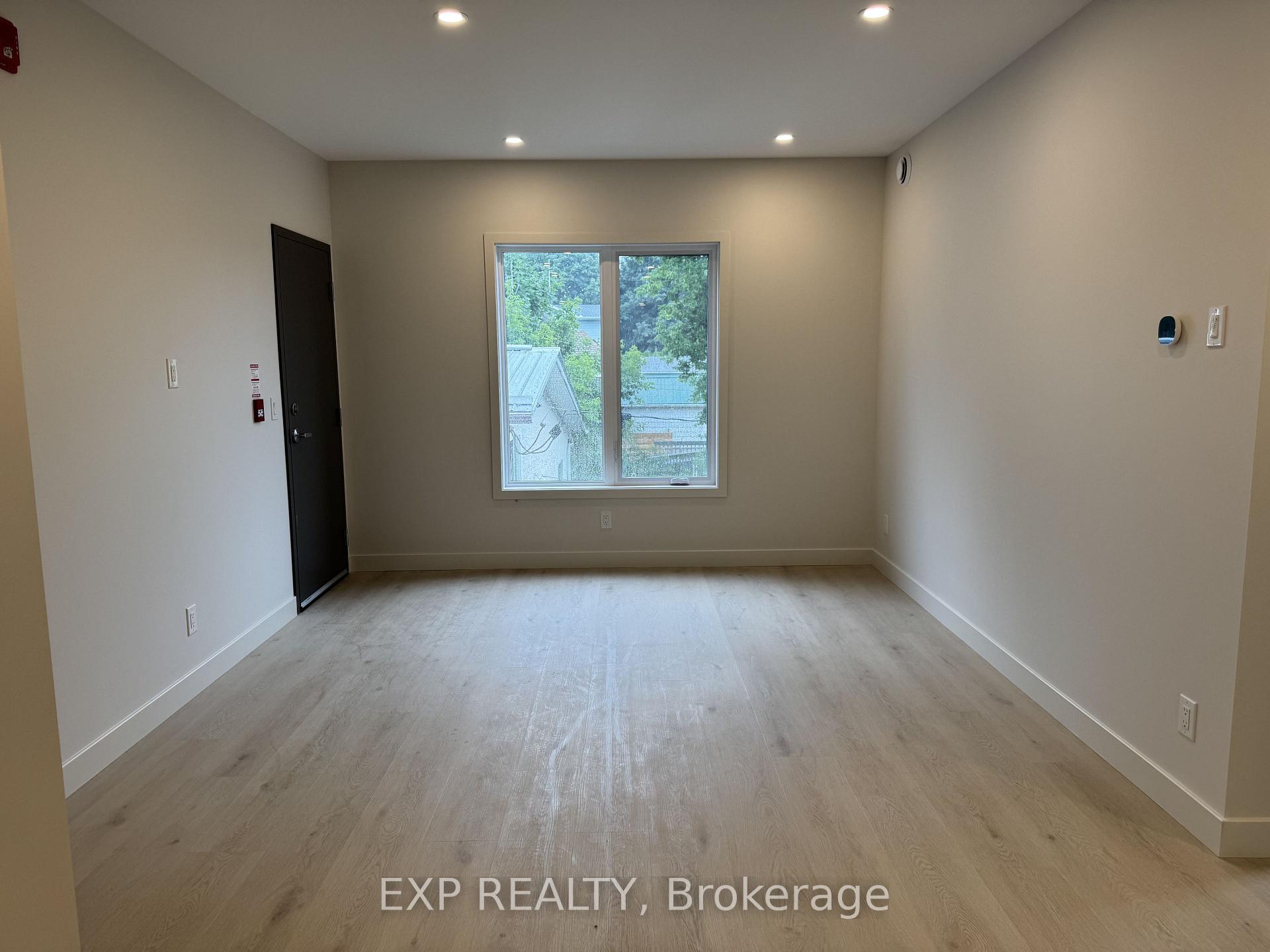 Photo 5 of Unit 6, 1301 Dorchester Avenue, Ottawa, Carlington — HOMEH