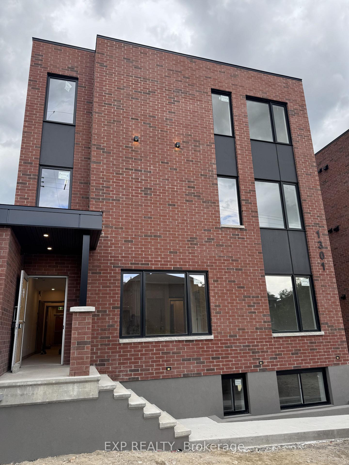 Photo 14 of Unit 1, 1301 Dorchester Avenue, Ottawa, Carlington — HOMEH