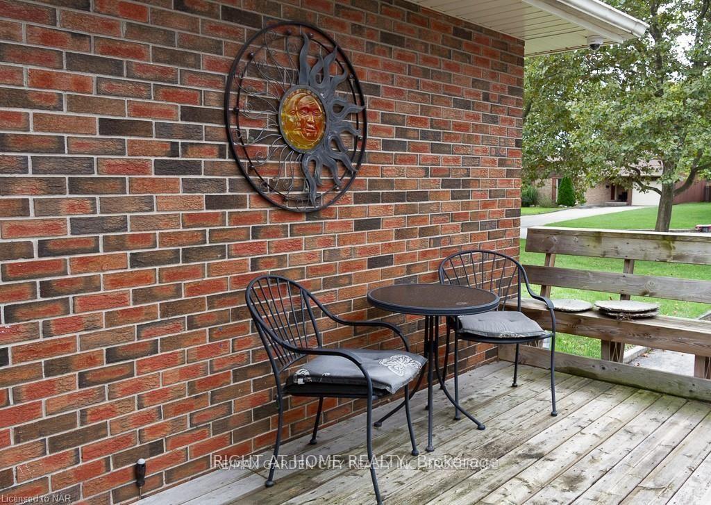 Photo 3 of 7123 Barto Crescent, Niagara Falls, Marineland — HOMEH
