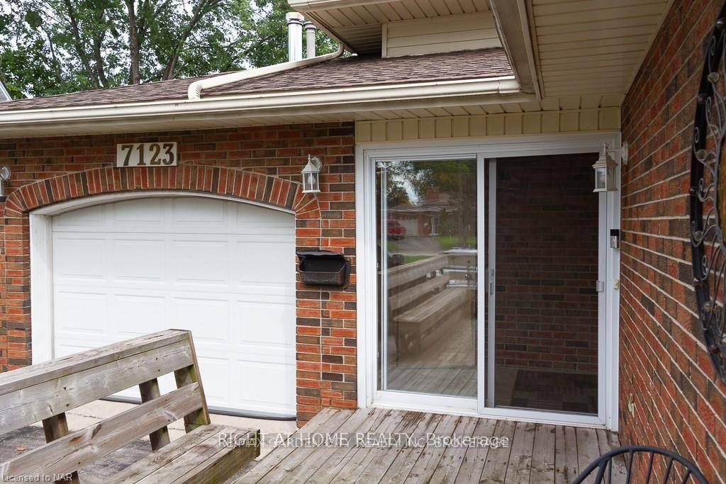Photo 4 of 7123 Barto Crescent, Niagara Falls, Marineland — HOMEH