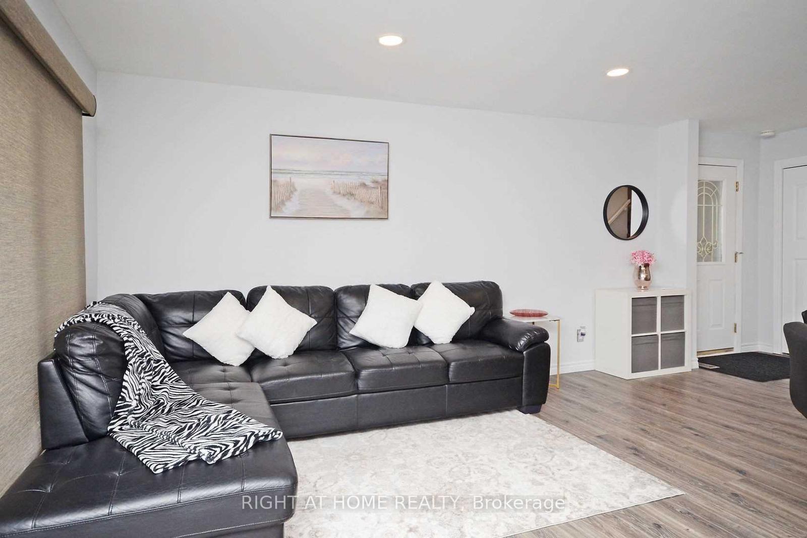 Photo 18 of 7123 Barto Crescent, Niagara Falls, Marineland — HOMEH