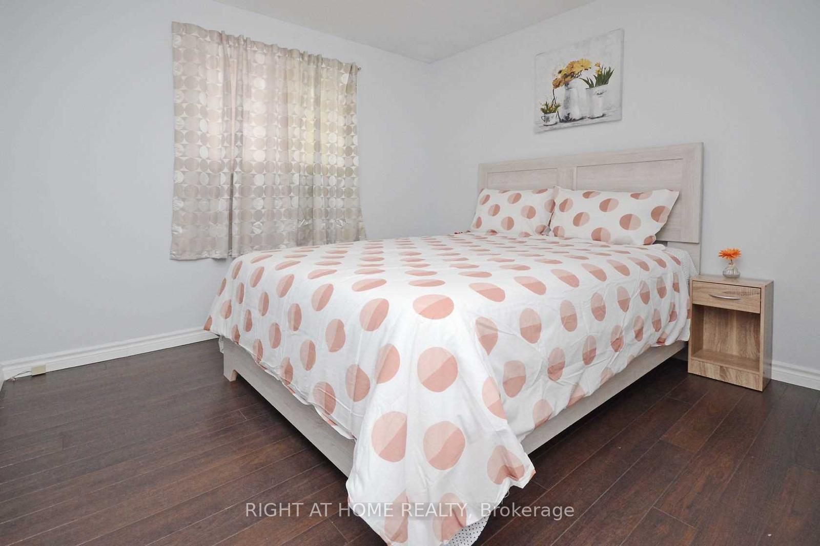Photo 23 of 7123 Barto Crescent, Niagara Falls, Marineland — HOMEH