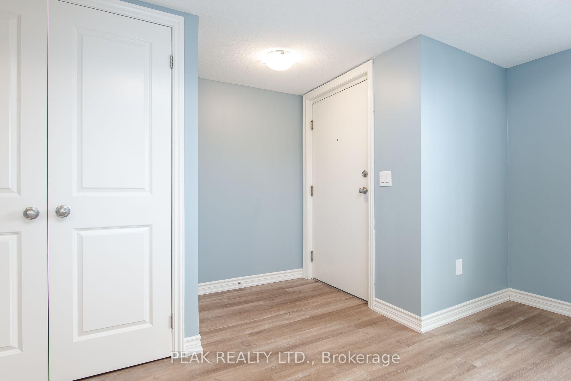 Photo 6 of 243 Chapel Hill Drive, Kitchener, Brigadoon — HOMEH
