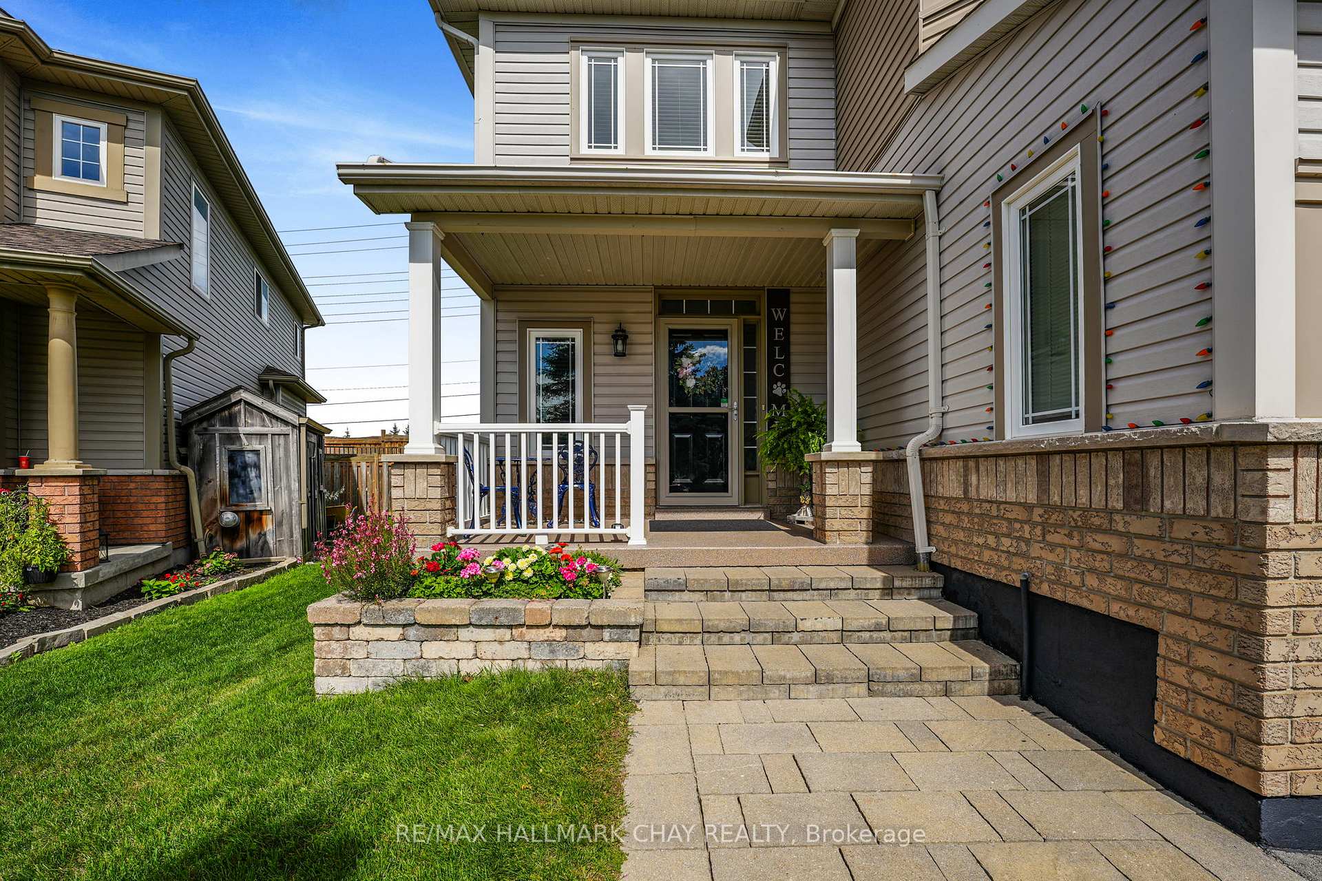 Photo 3 of 14 Strathmore Place, Barrie, Innis-Shore — HOMEH