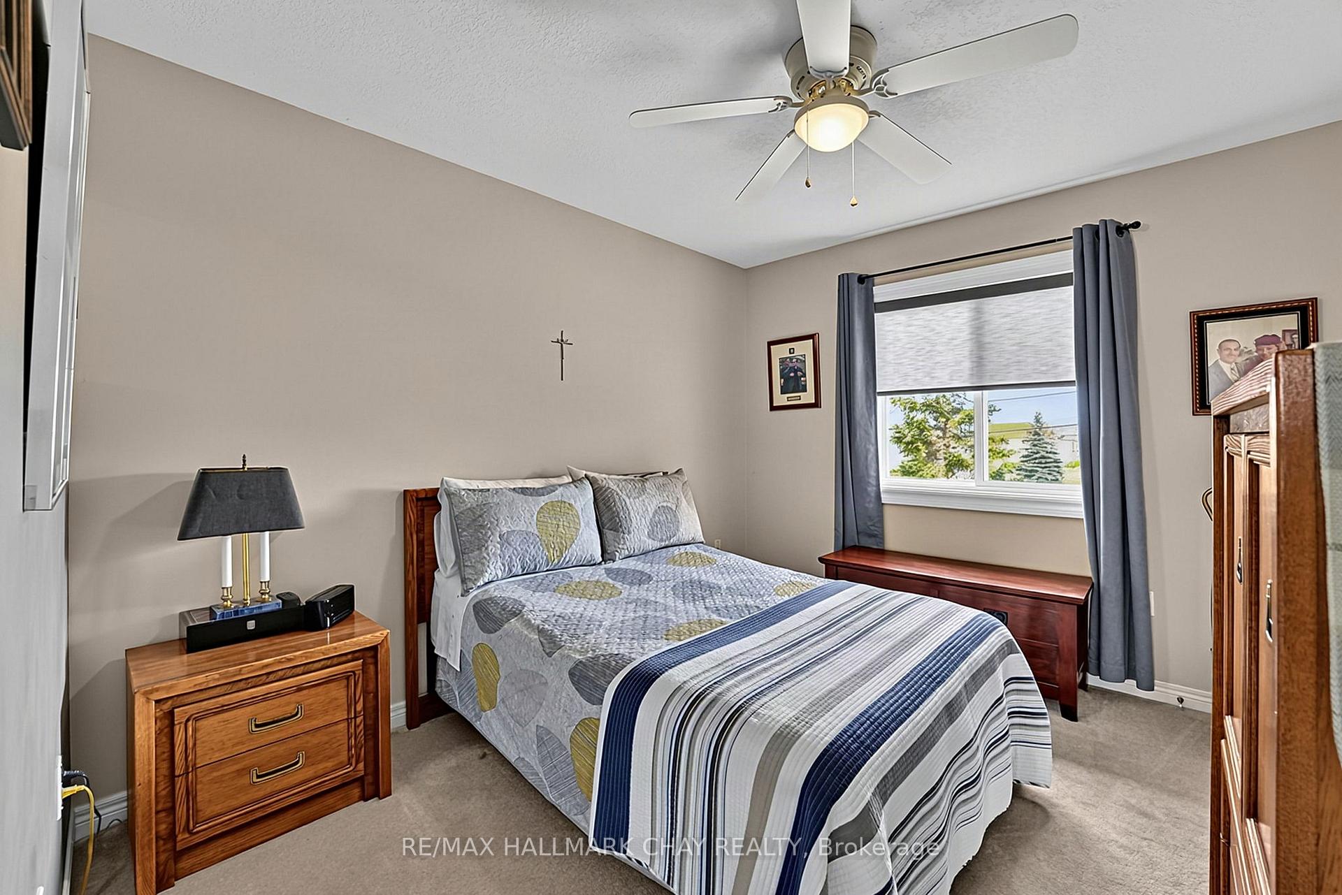 Photo 20 of 14 Strathmore Place, Barrie, Innis-Shore — HOMEH