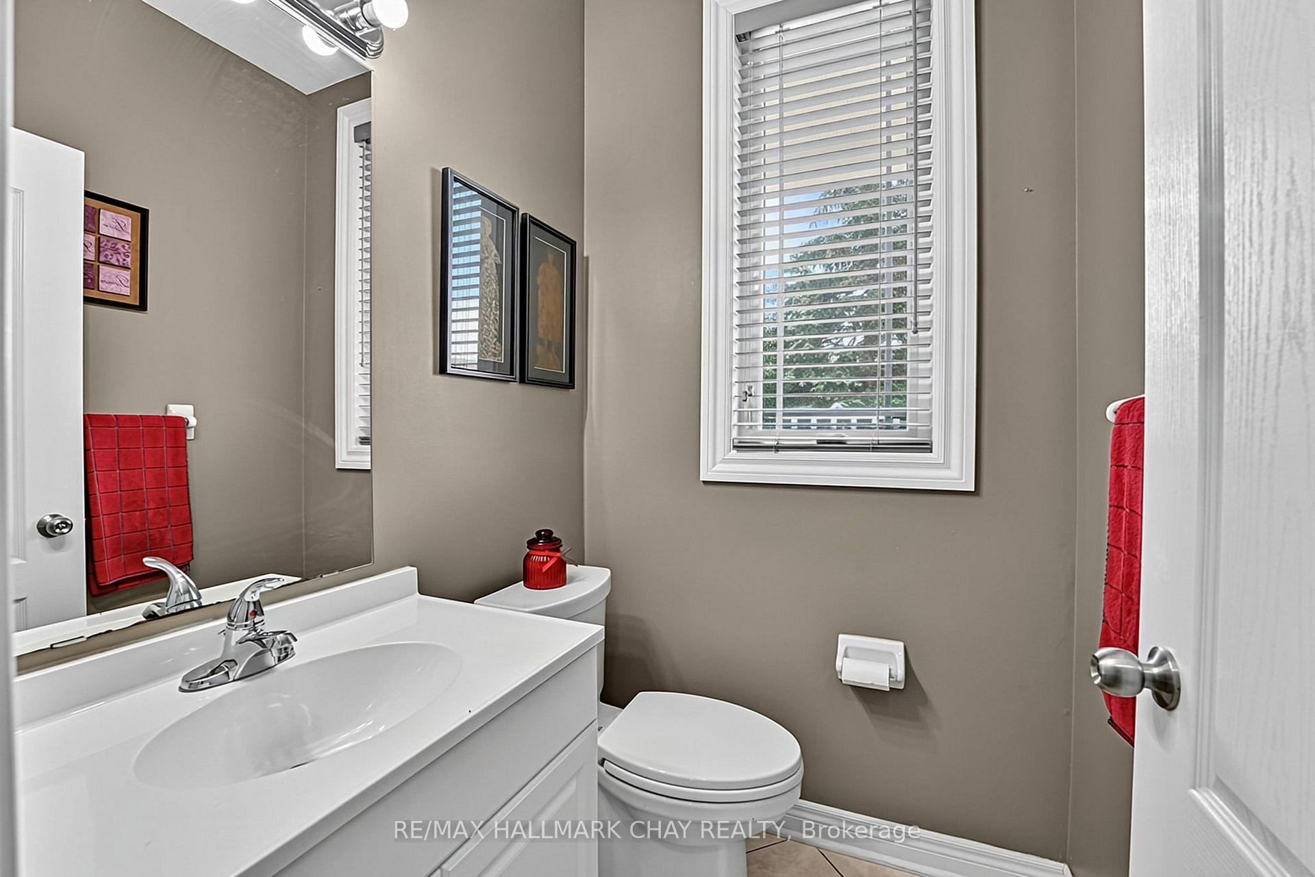 Photo 23 of 14 Strathmore Place, Barrie, Innis-Shore — HOMEH