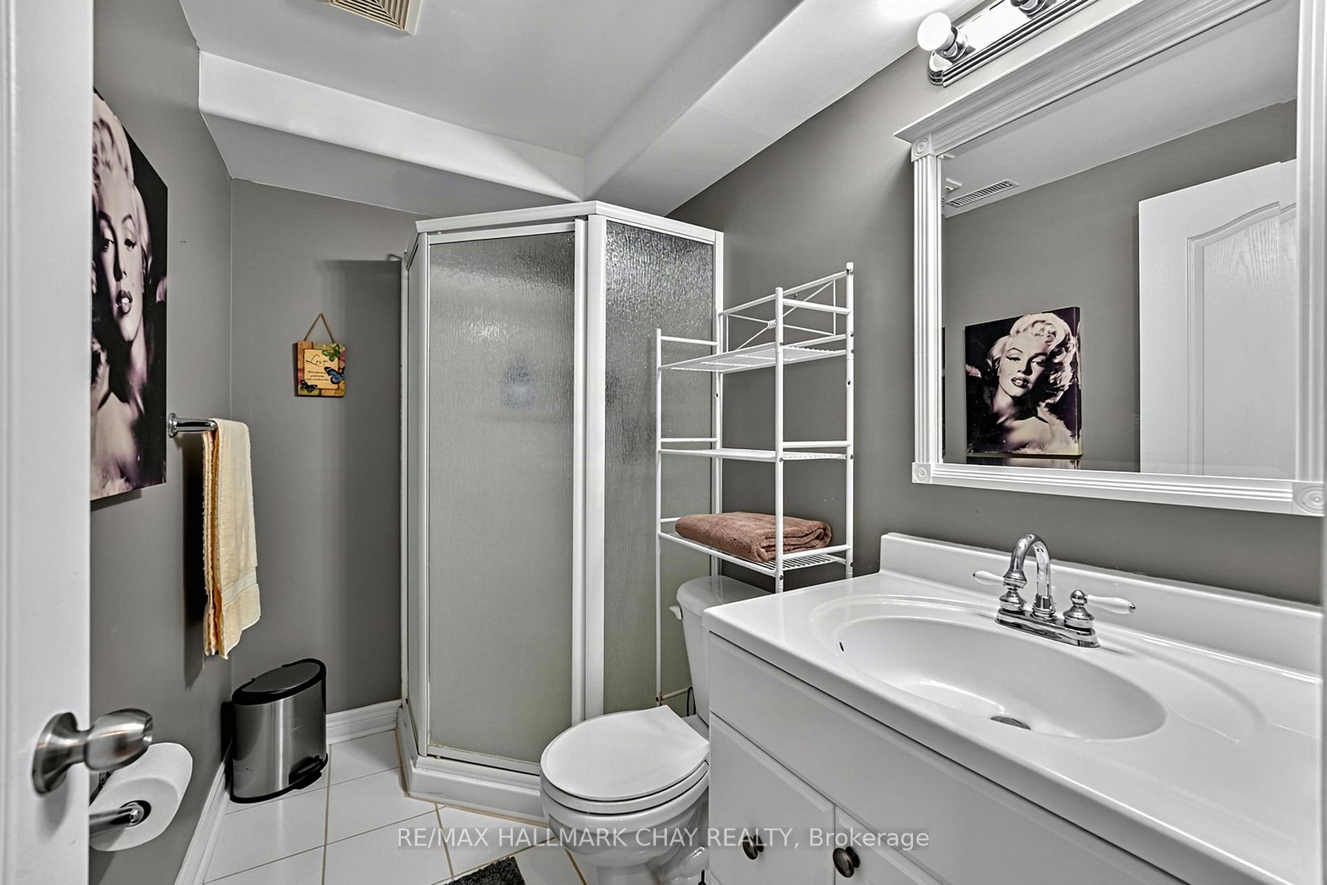 Photo 26 of 14 Strathmore Place, Barrie, Innis-Shore — HOMEH