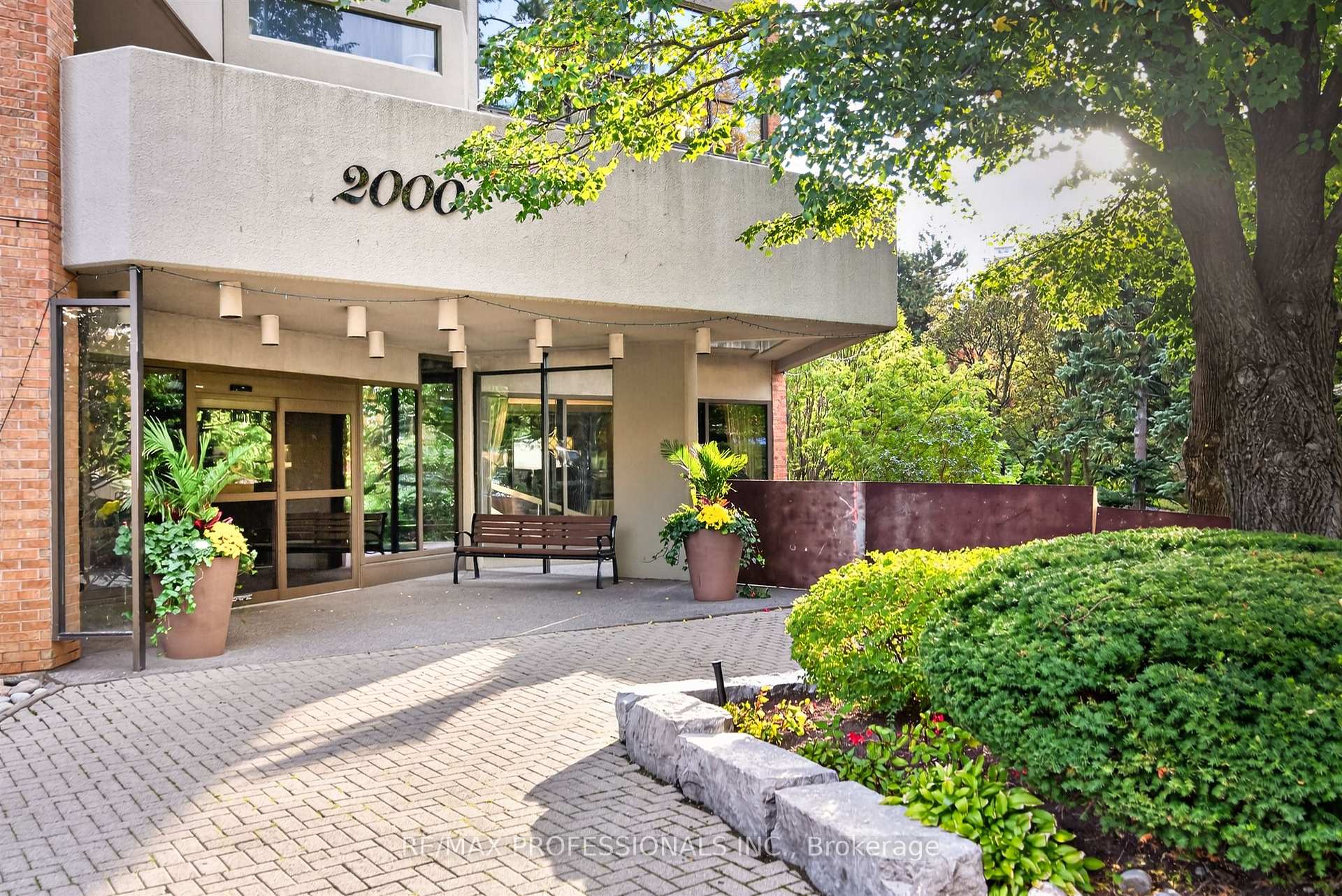 Photo 2 of Unit 1807, 2000 Islington Avenue, Etobicoke, Kingsview Village-The Westway — HOMEH