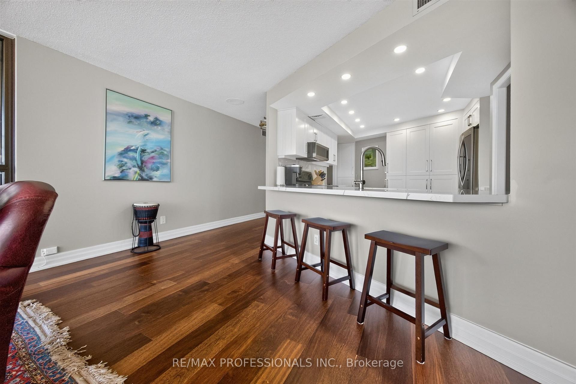 Photo 6 of Unit 1807, 2000 Islington Avenue, Etobicoke, Kingsview Village-The Westway — HOMEH