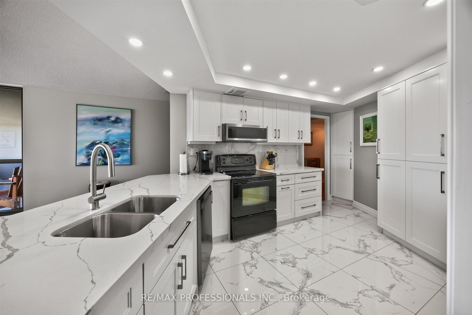 Photo 11 of Unit 1807, 2000 Islington Avenue, Etobicoke, Kingsview Village-The Westway — HOMEH