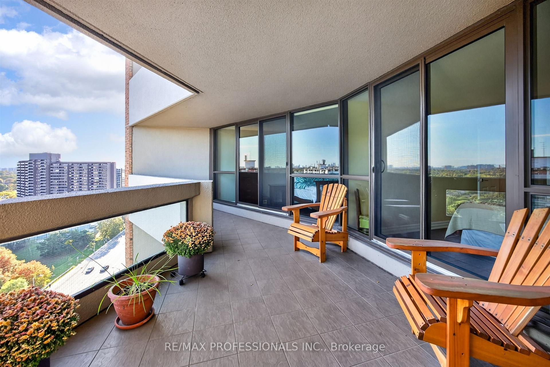 Photo 16 of Unit 1807, 2000 Islington Avenue, Etobicoke, Kingsview Village-The Westway — HOMEH
