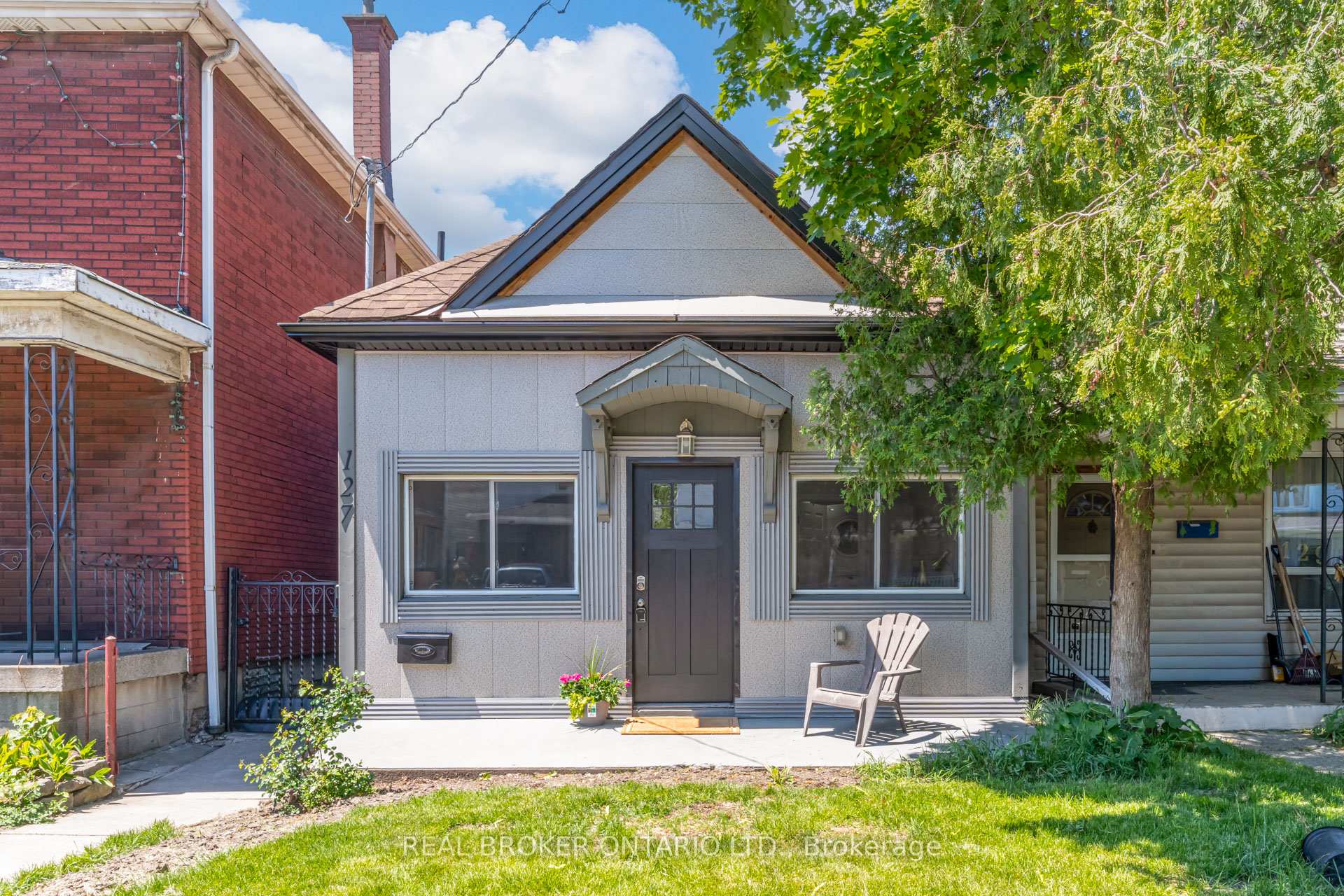 Photo of 127 Barnesdale Avenue N