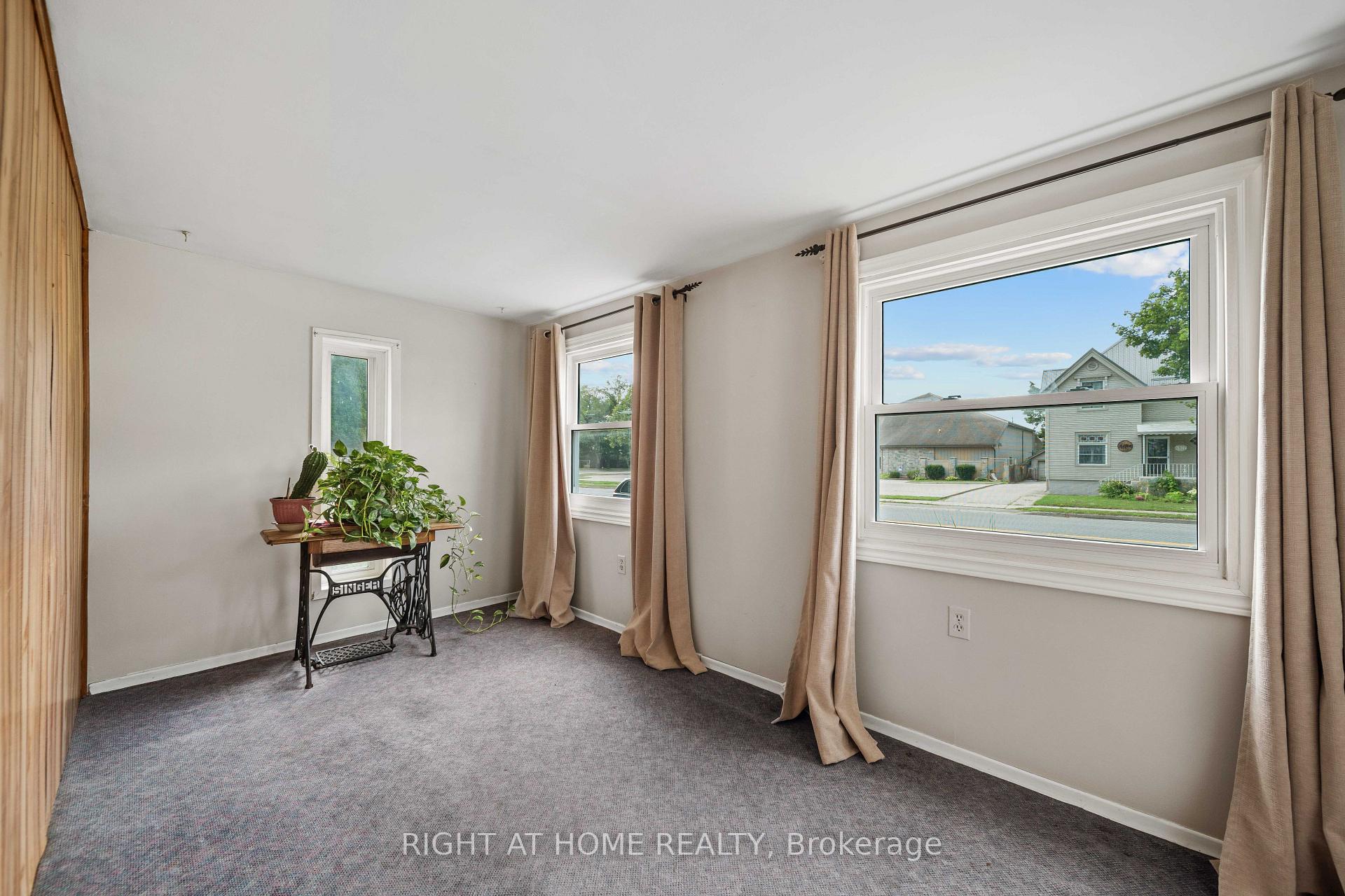 Photo 3 of 335 Talbot Street E, Aylmer — HOMEH