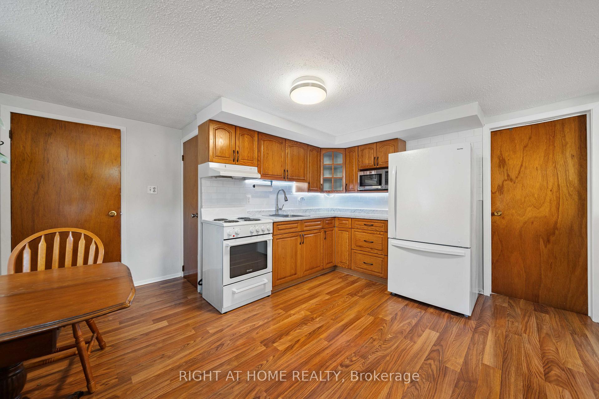 Photo 11 of 335 Talbot Street E, Aylmer — HOMEH