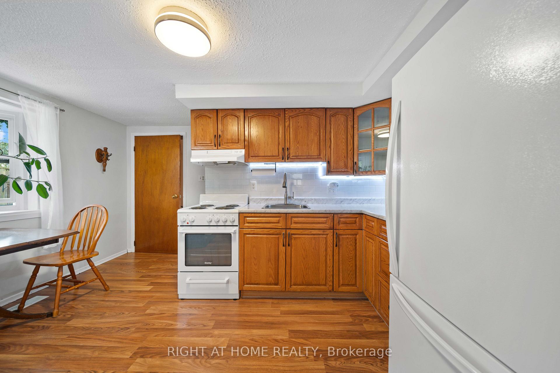 Photo 13 of 335 Talbot Street E, Aylmer — HOMEH