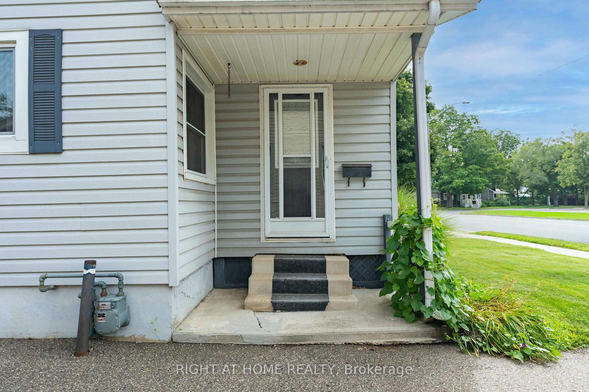 Photo 33 of 335 Talbot Street E, Aylmer — HOMEH