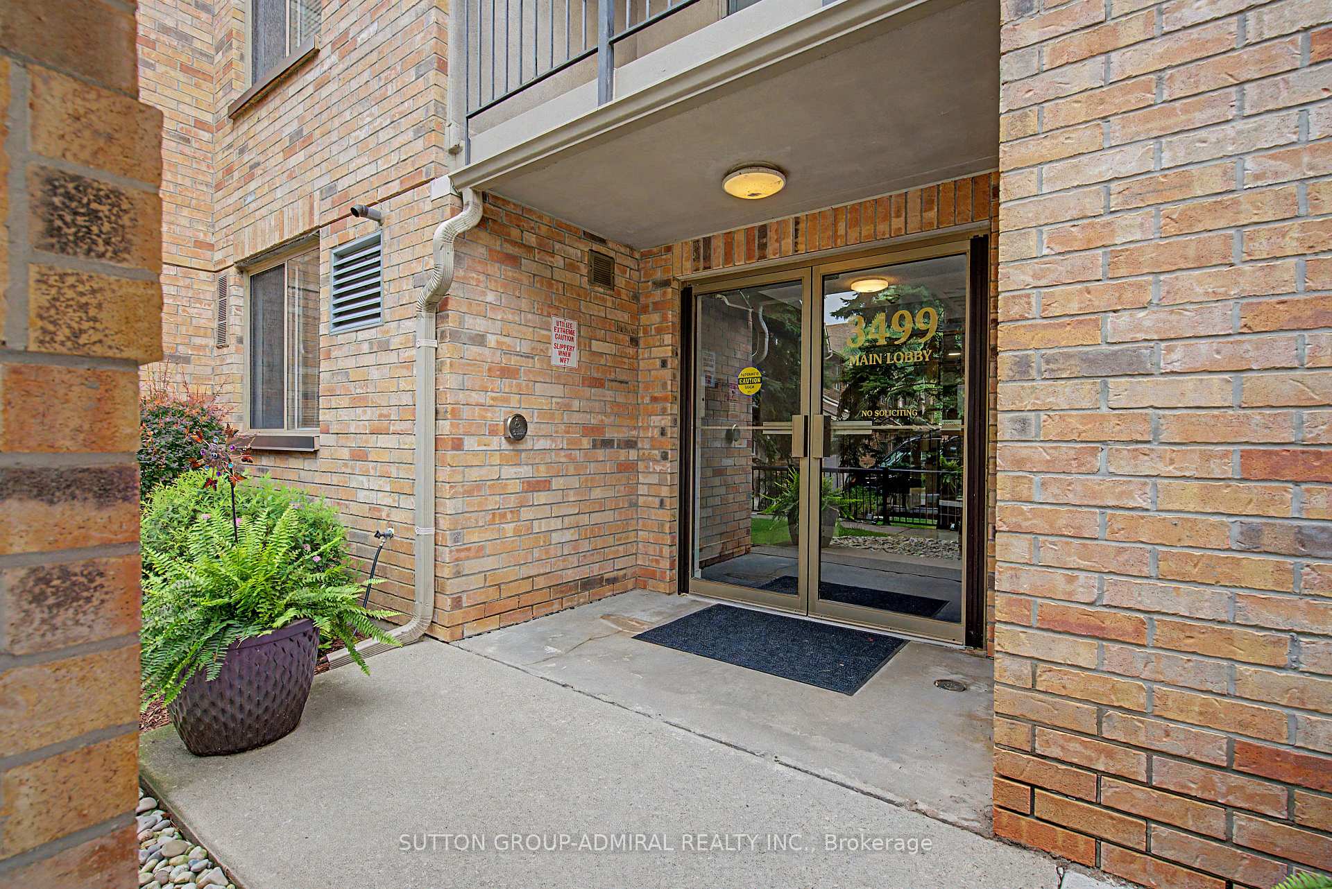 Photo 2 of Unit 311, 3499 Upper Middle Road, Burlington, Headon — HOMEH