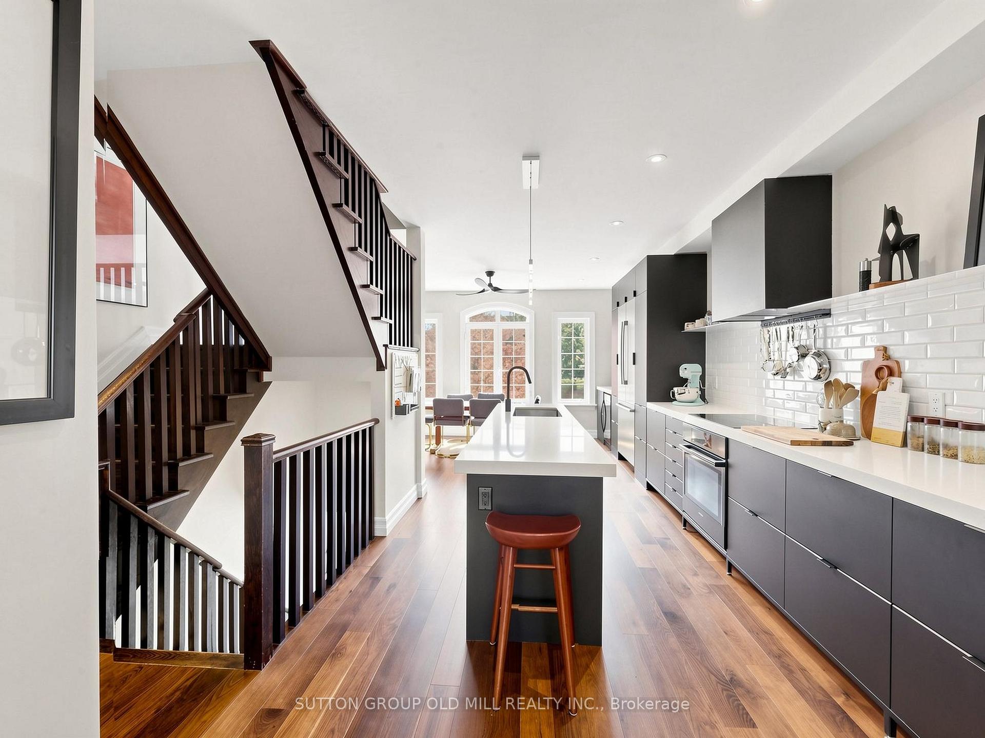 Photo 7 of 42 Bell Manor Drive, Etobicoke, Stonegate-Queensway — HOMEH