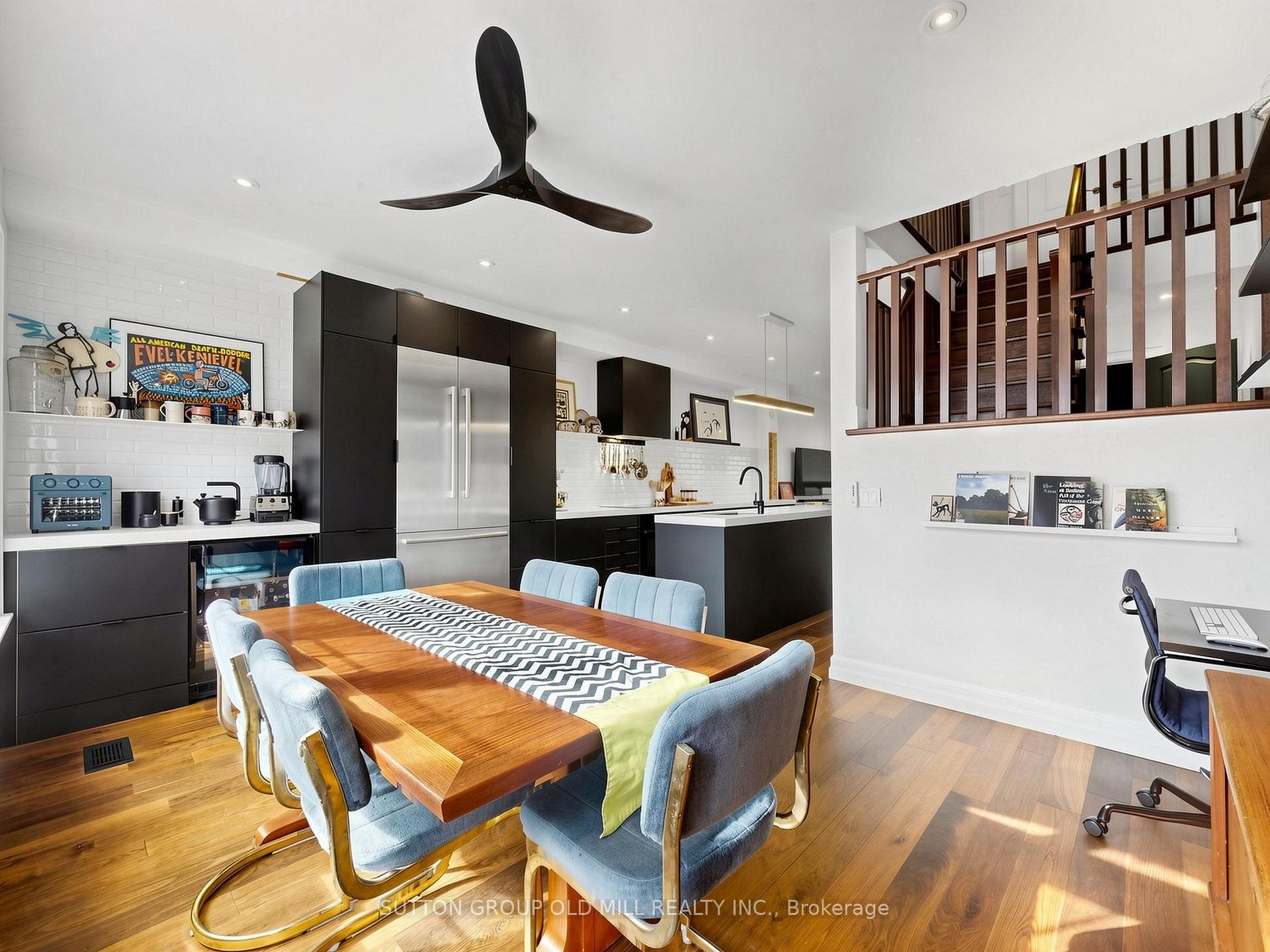 Photo 16 of 42 Bell Manor Drive, Etobicoke, Stonegate-Queensway — HOMEH