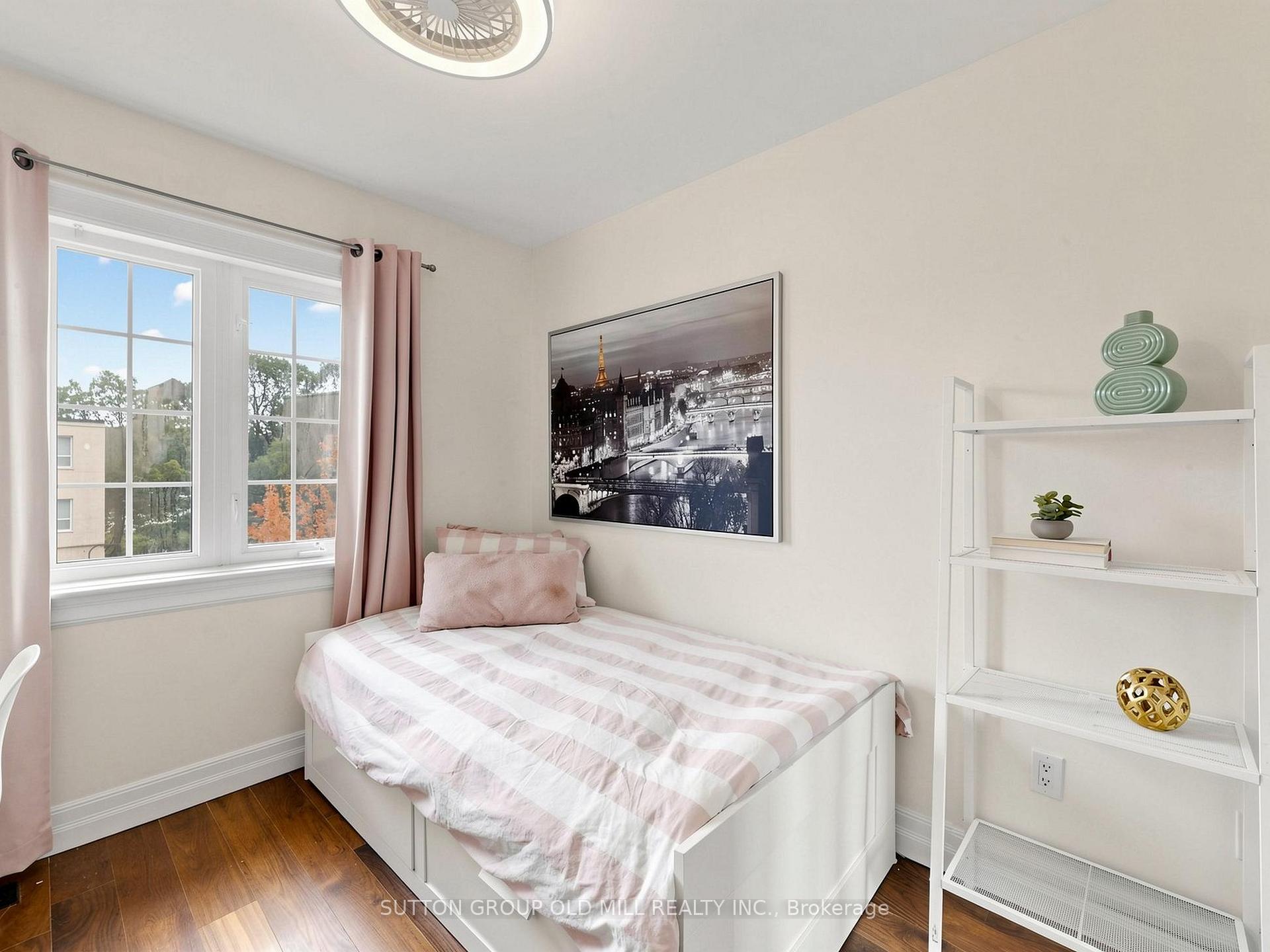 Photo 26 of 42 Bell Manor Drive, Etobicoke, Stonegate-Queensway — HOMEH