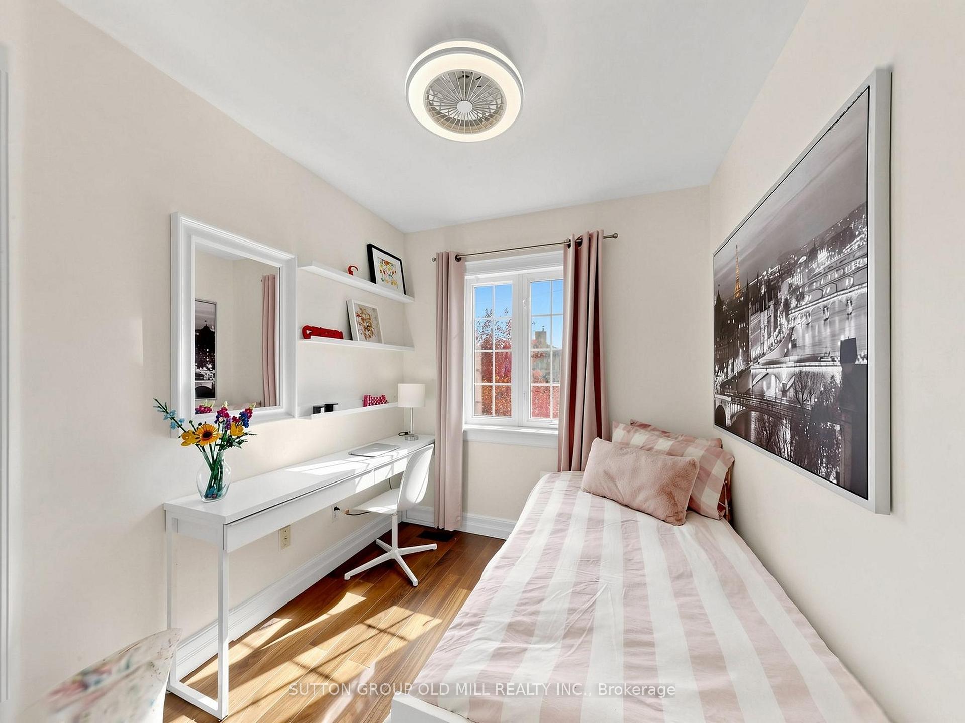 Photo 27 of 42 Bell Manor Drive, Etobicoke, Stonegate-Queensway — HOMEH