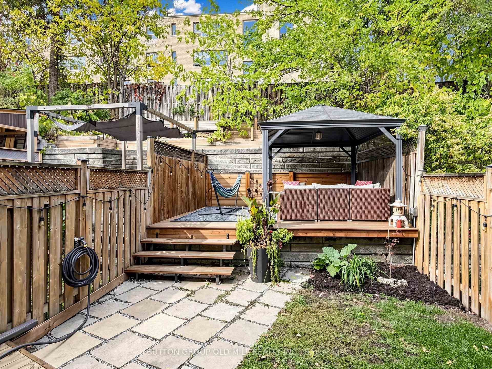 Photo 44 of 42 Bell Manor Drive, Etobicoke, Stonegate-Queensway — HOMEH