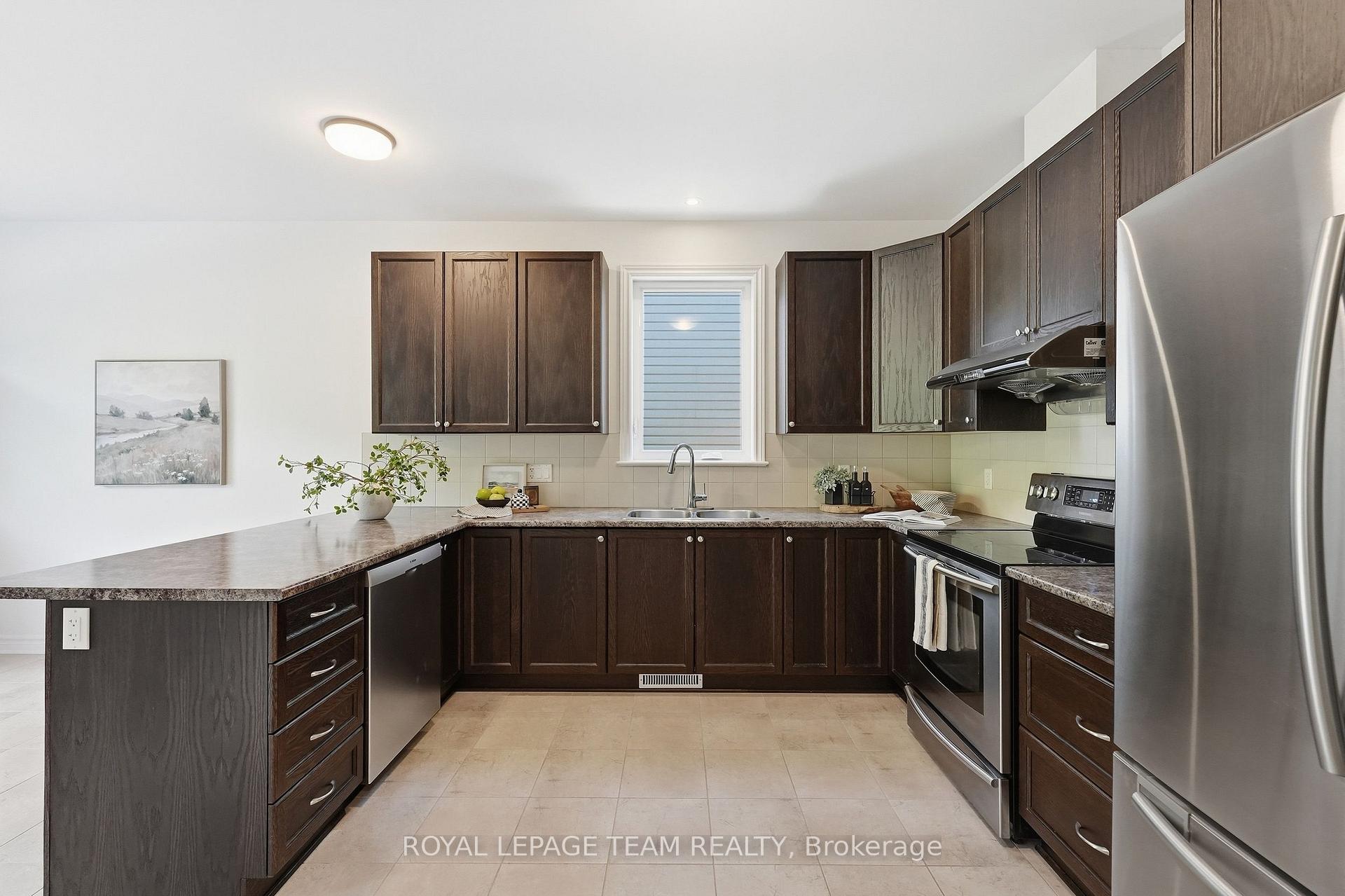 Photo 8 of 708 Eagle Crest Heights, Ottawa, Stittsville (North) — HOMEH