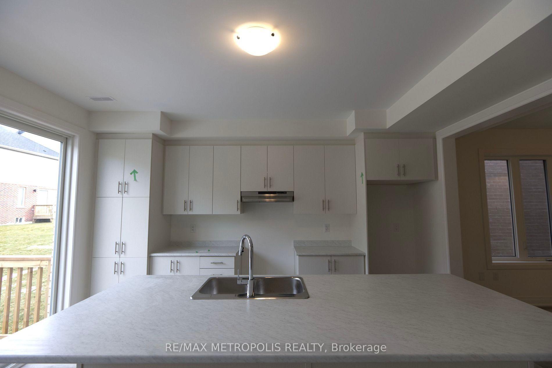 Photo 2 of 37 Shepherd Drive, Barrie, Rural Barrie Southeast — HOMEH