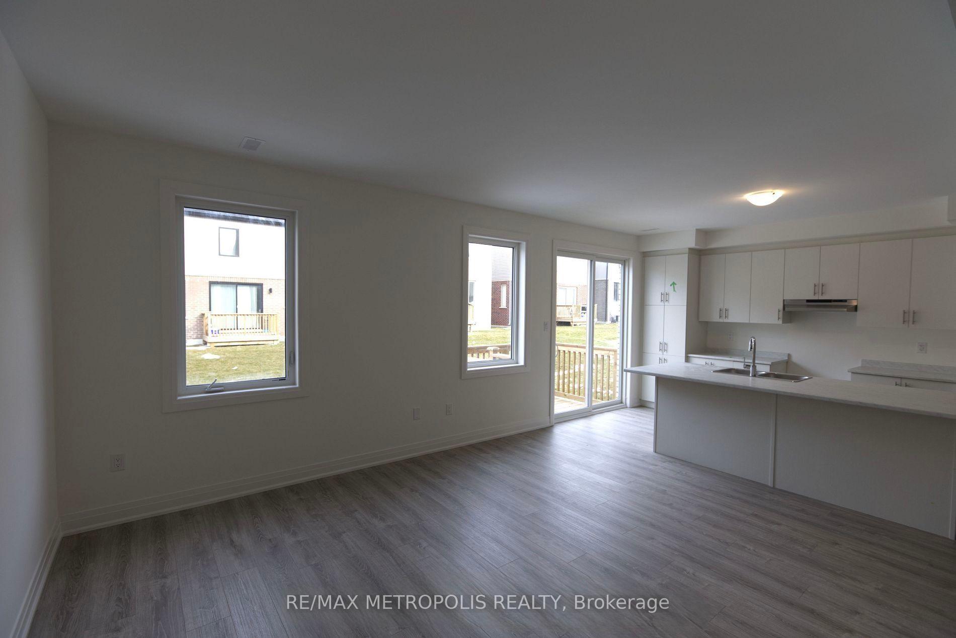 Photo 4 of 37 Shepherd Drive, Barrie, Rural Barrie Southeast — HOMEH