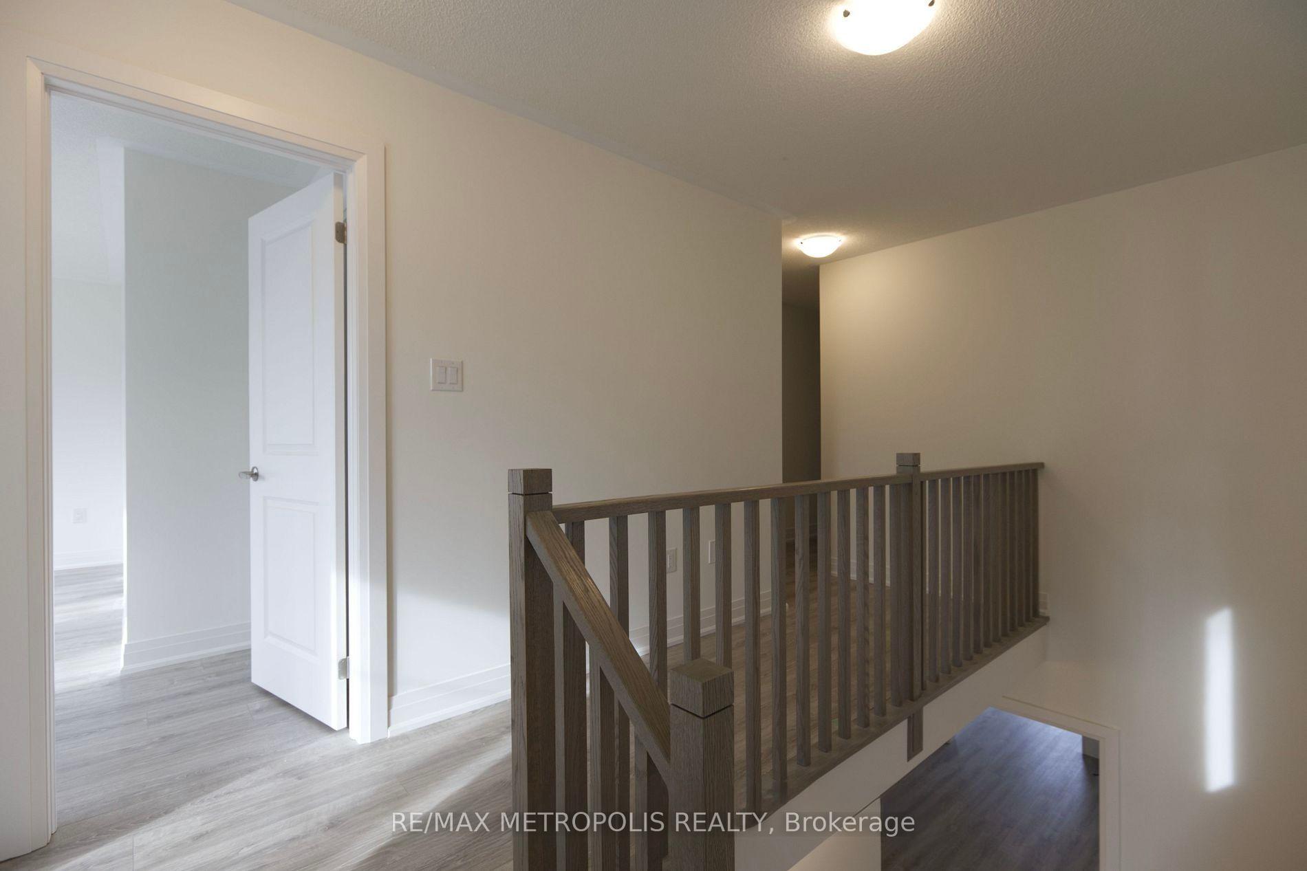 Photo 14 of 37 Shepherd Drive, Barrie, Rural Barrie Southeast — HOMEH