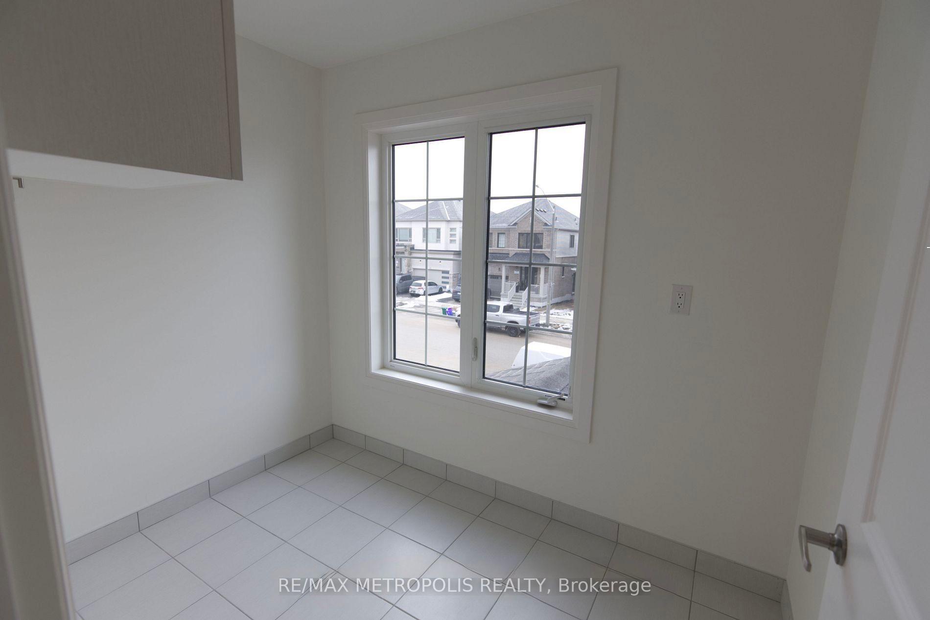 Photo 15 of 37 Shepherd Drive, Barrie, Rural Barrie Southeast — HOMEH