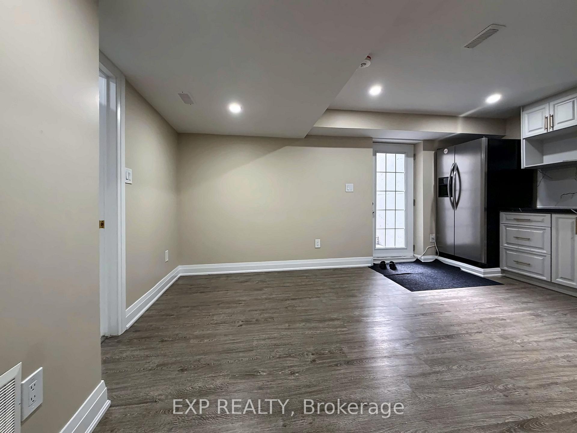 Photo 8 of Unit Basement, 5896 Chorley Place, Mississauga, Central Erin Mills — HOMEH