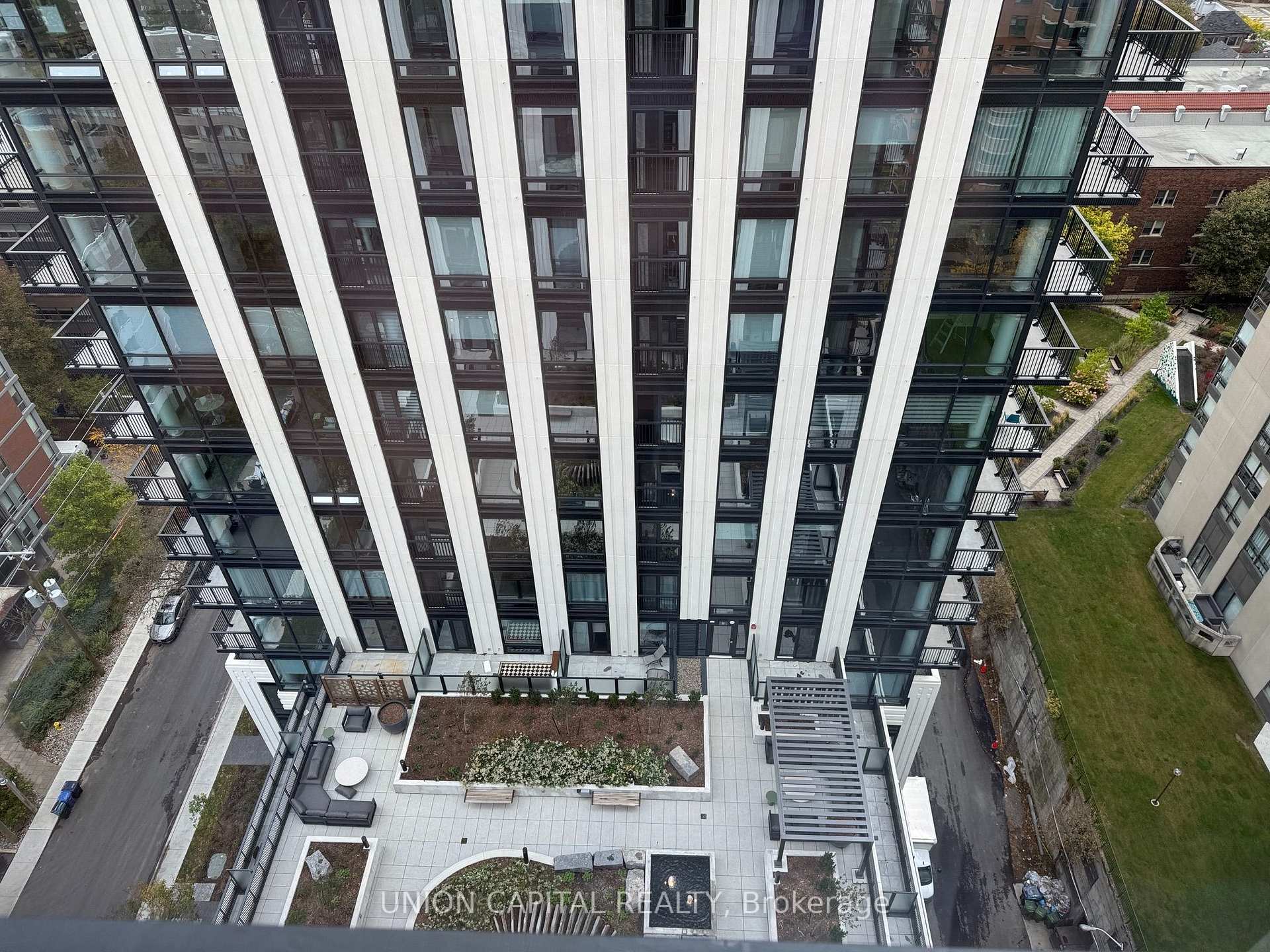 Photo 3 of Unit 2101, 91 Montclair Avenue, Toronto, Forest Hill South — HOMEH