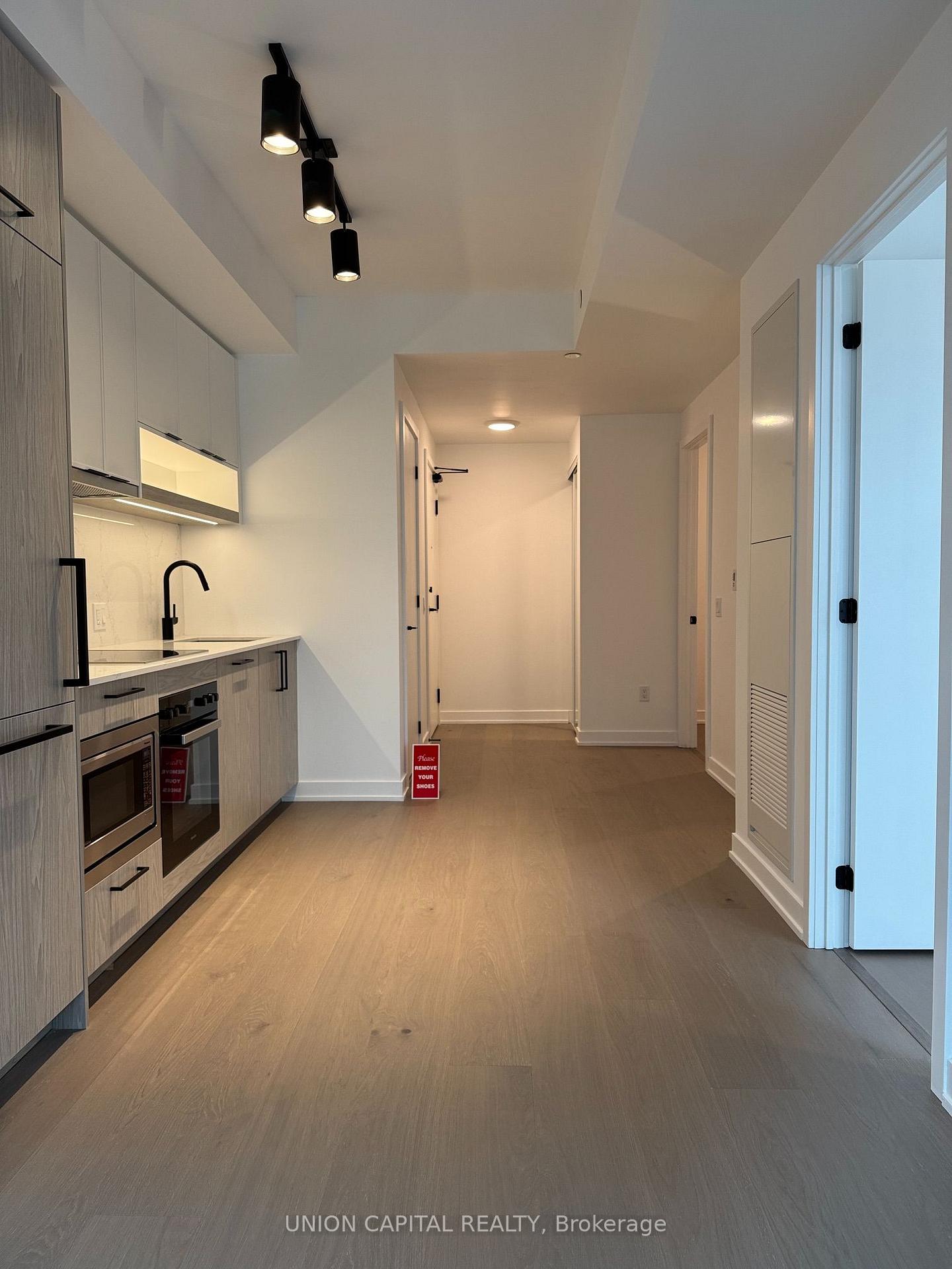 Photo 4 of Unit 2101, 91 Montclair Avenue, Toronto, Forest Hill South — HOMEH